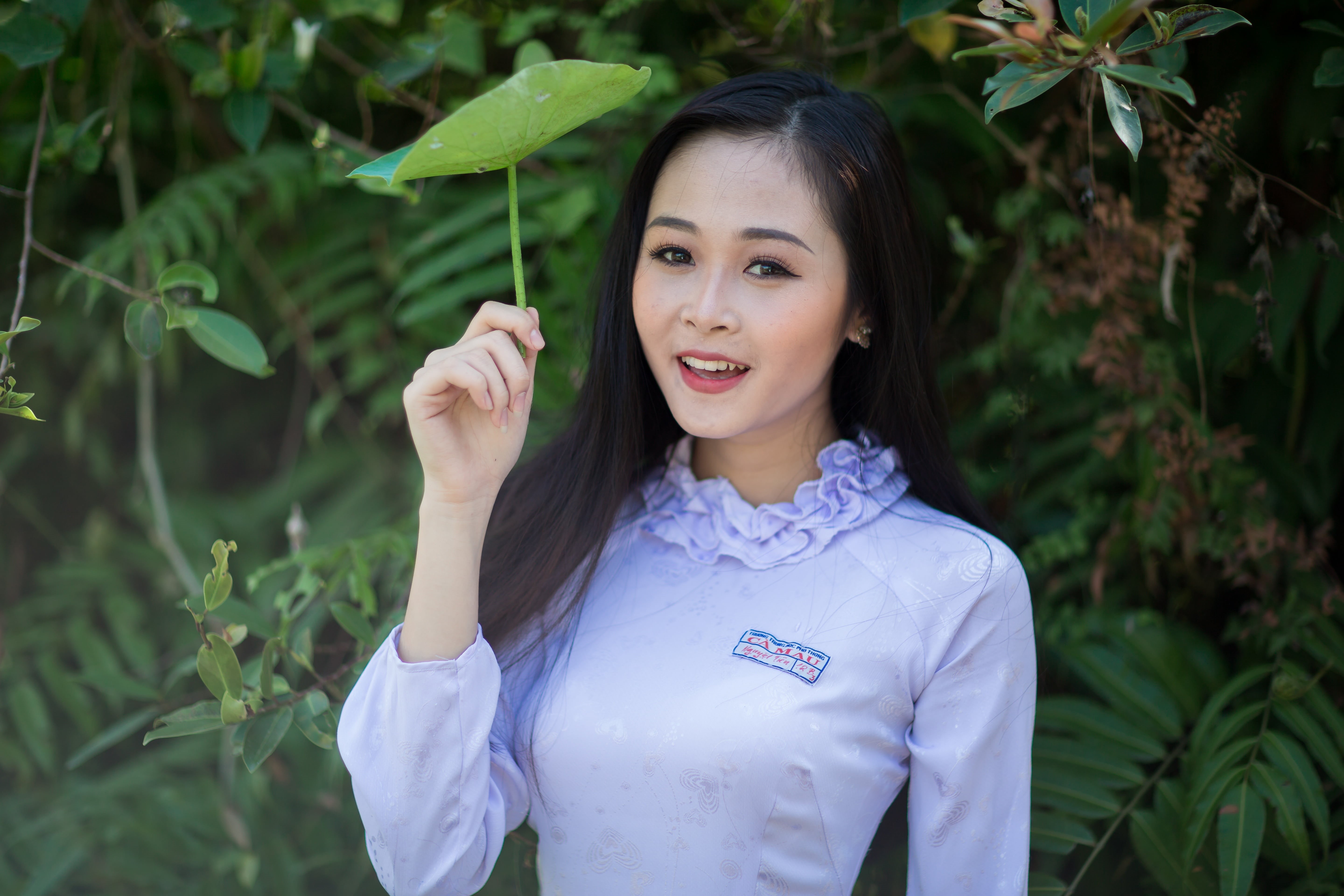 shirt, only women, body, fashion, dress, wearing, one person, one woman only, caucasian, leaf, modern, young adult, plant part, plant, black hair, leisure activity, HD Wallpaper