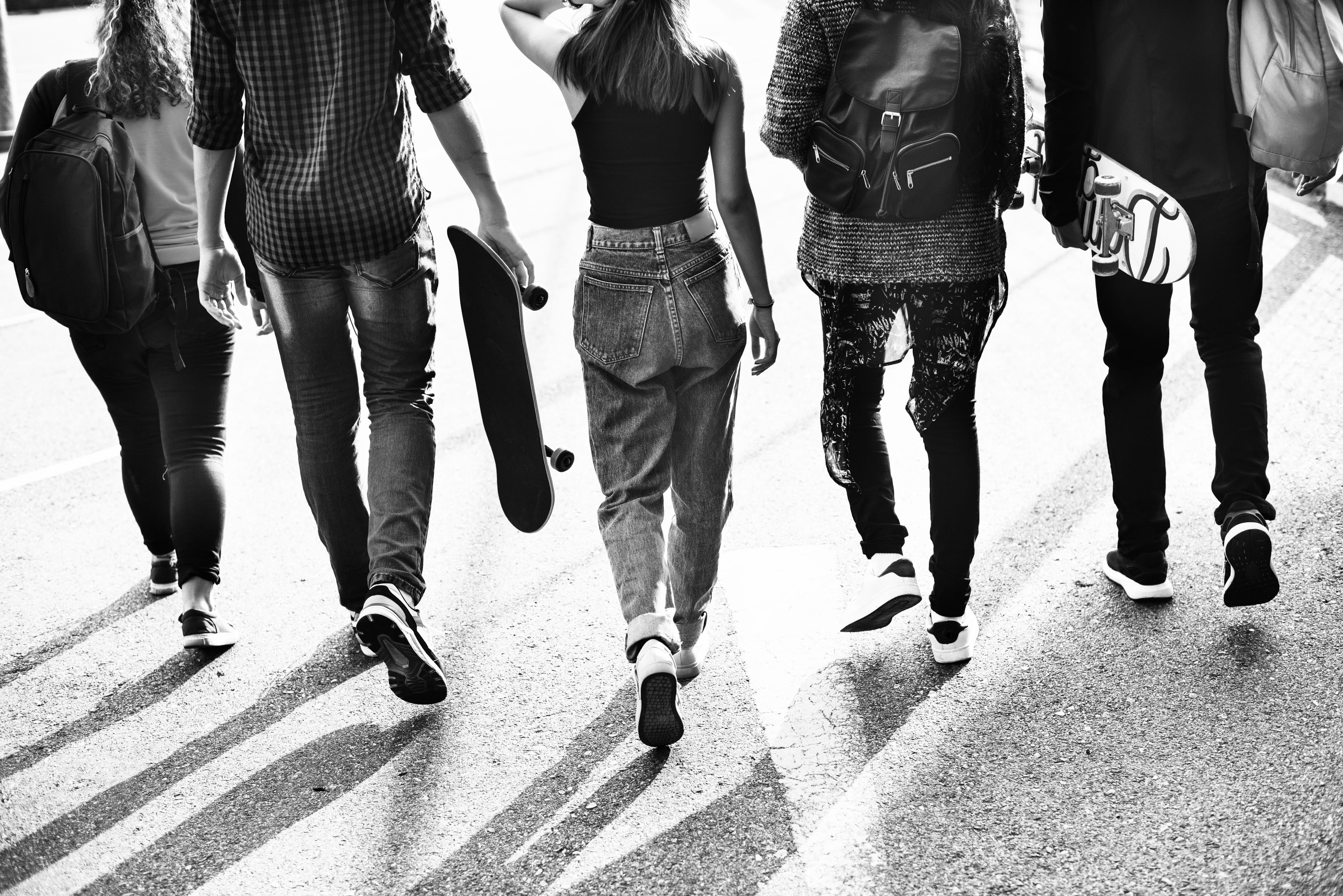 togetherness, casual clothing, black and white, dom, adults, 4K, urban, fun, leisure activity, architecture, photography, westerner, street, road, pavement, HD Wallpaper