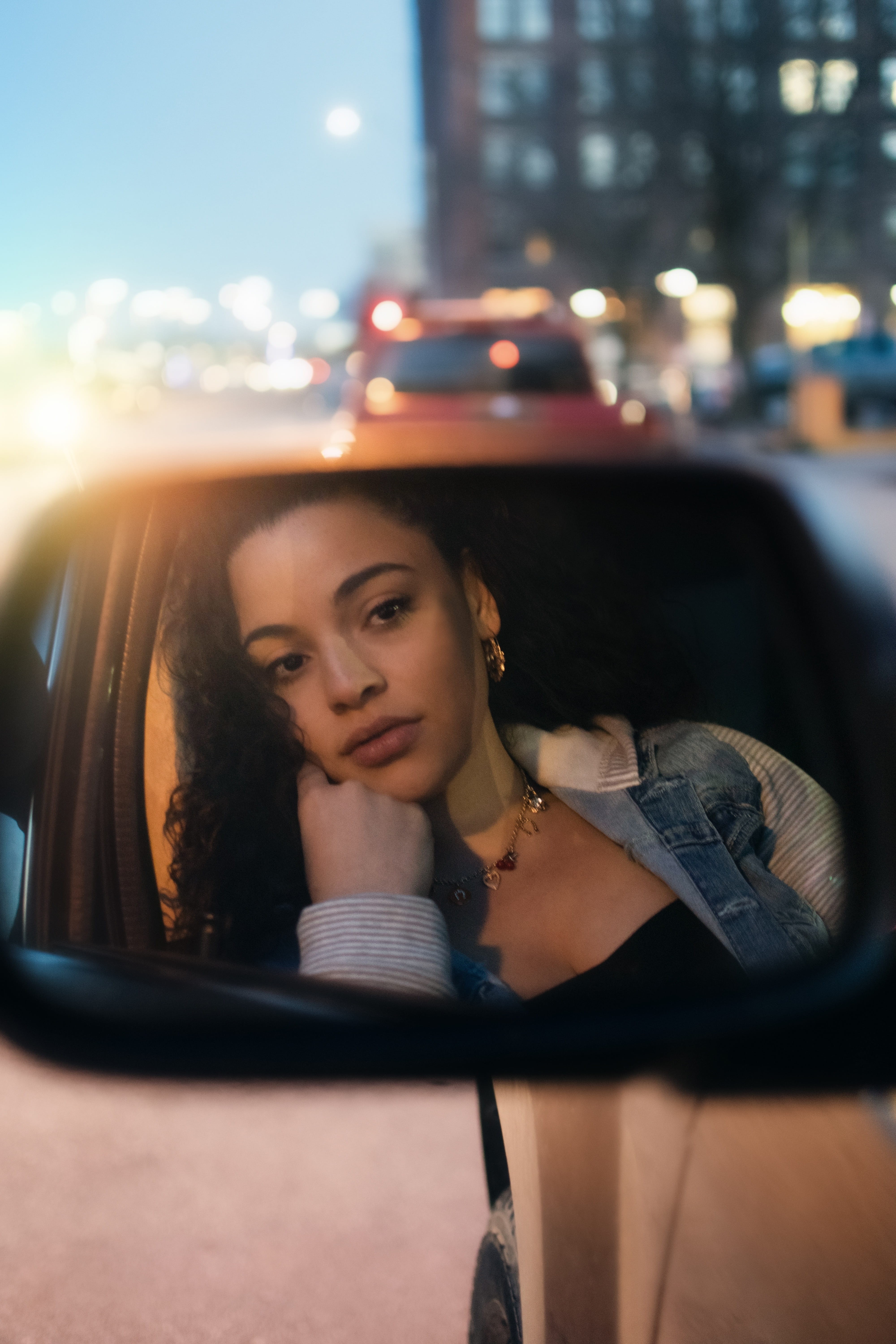 real people, lifestyles, des moines, front view, motor vehicle, outdoors, hairstyle, girl, car, beautiful woman, night, looking at camera, beauty, young adult, Phone HD Wallpaper