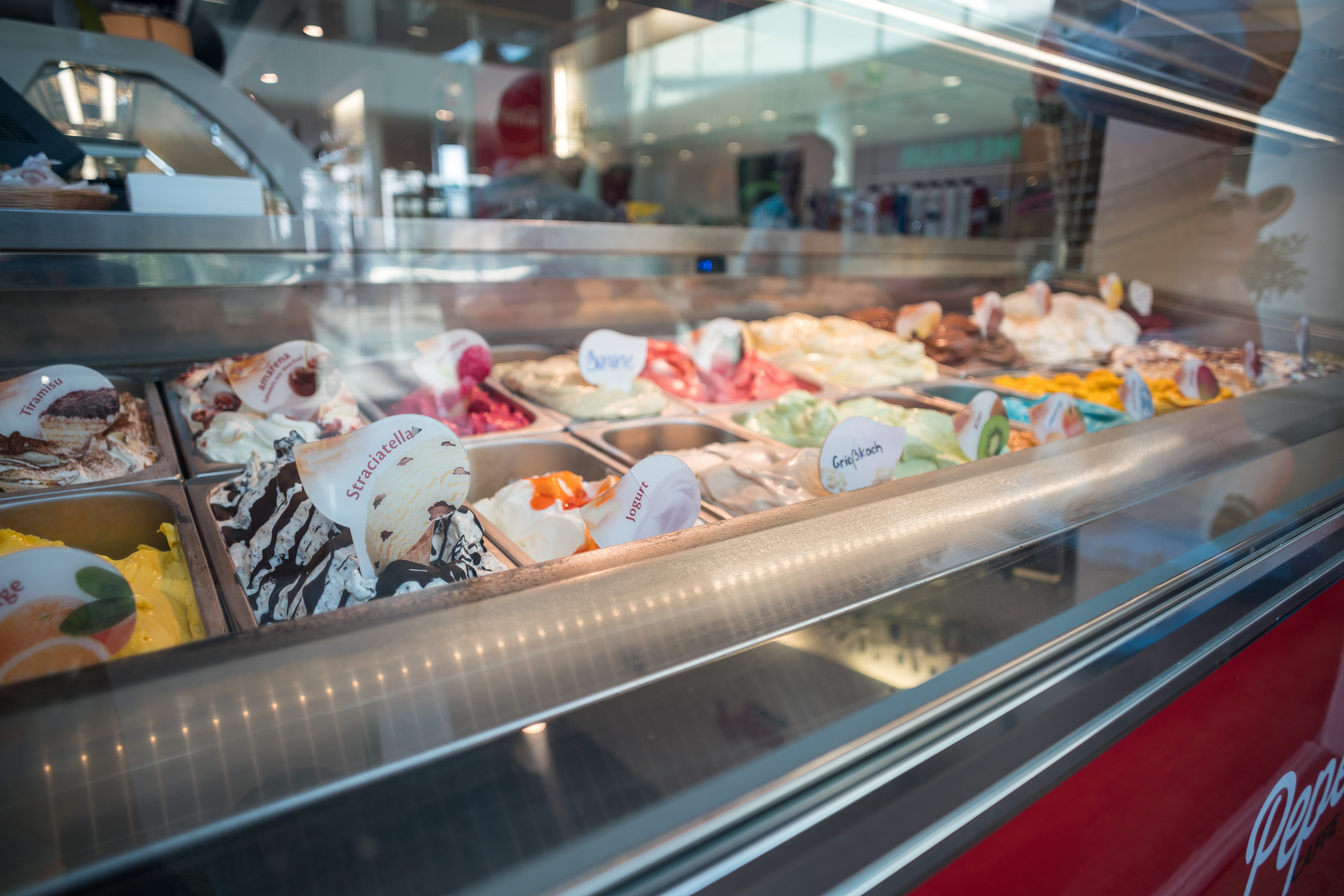 ice cream, frozen food, temptation, inside, indoors, business, food, consumerism, incidental people, display cabinet, for sale, freshness, many, food and drink, HD Wallpaper