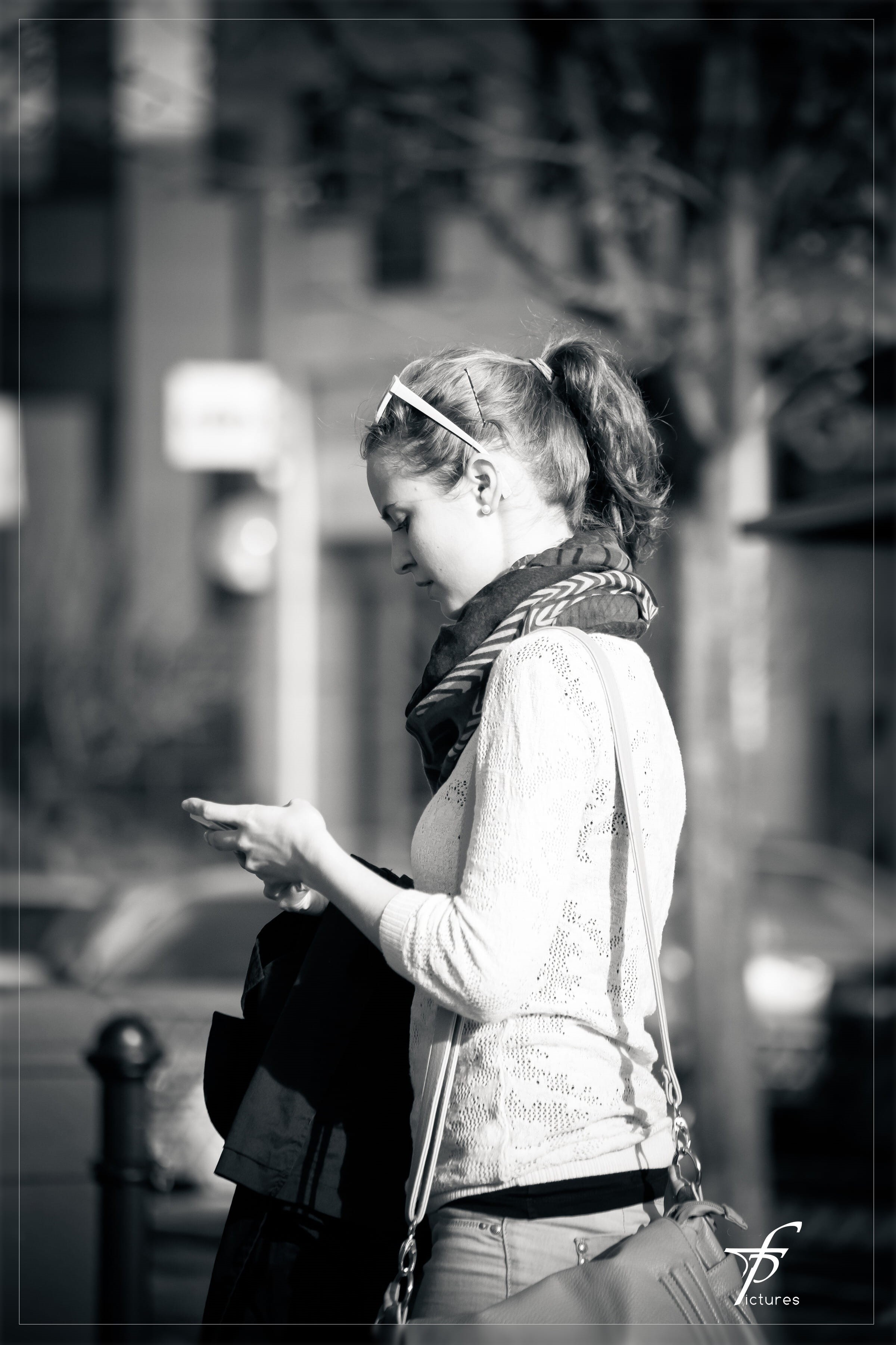 three quarter length, people, child, hairstyle, scarf, walking, city, street, girls, looking, technology, wearing, text messaging, glamour, casual clothing, Phone HD Wallpaper