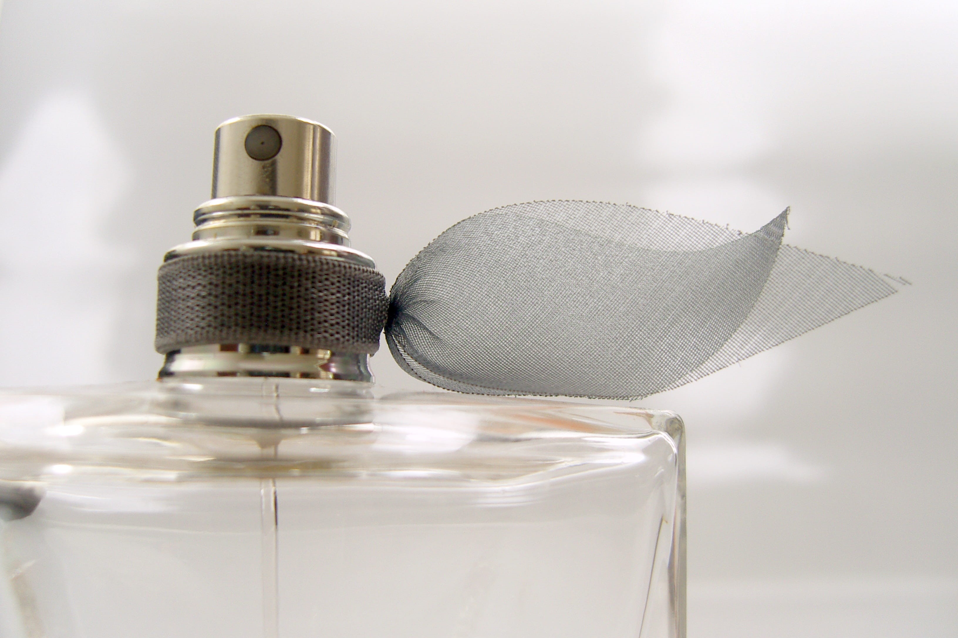 white background, Fragrance, steel, beauty, jar, sprinkler, no people, salt - seasoning, silver colored, close-up, spraying, container, 2K, indoors, body care, HD Wallpaper