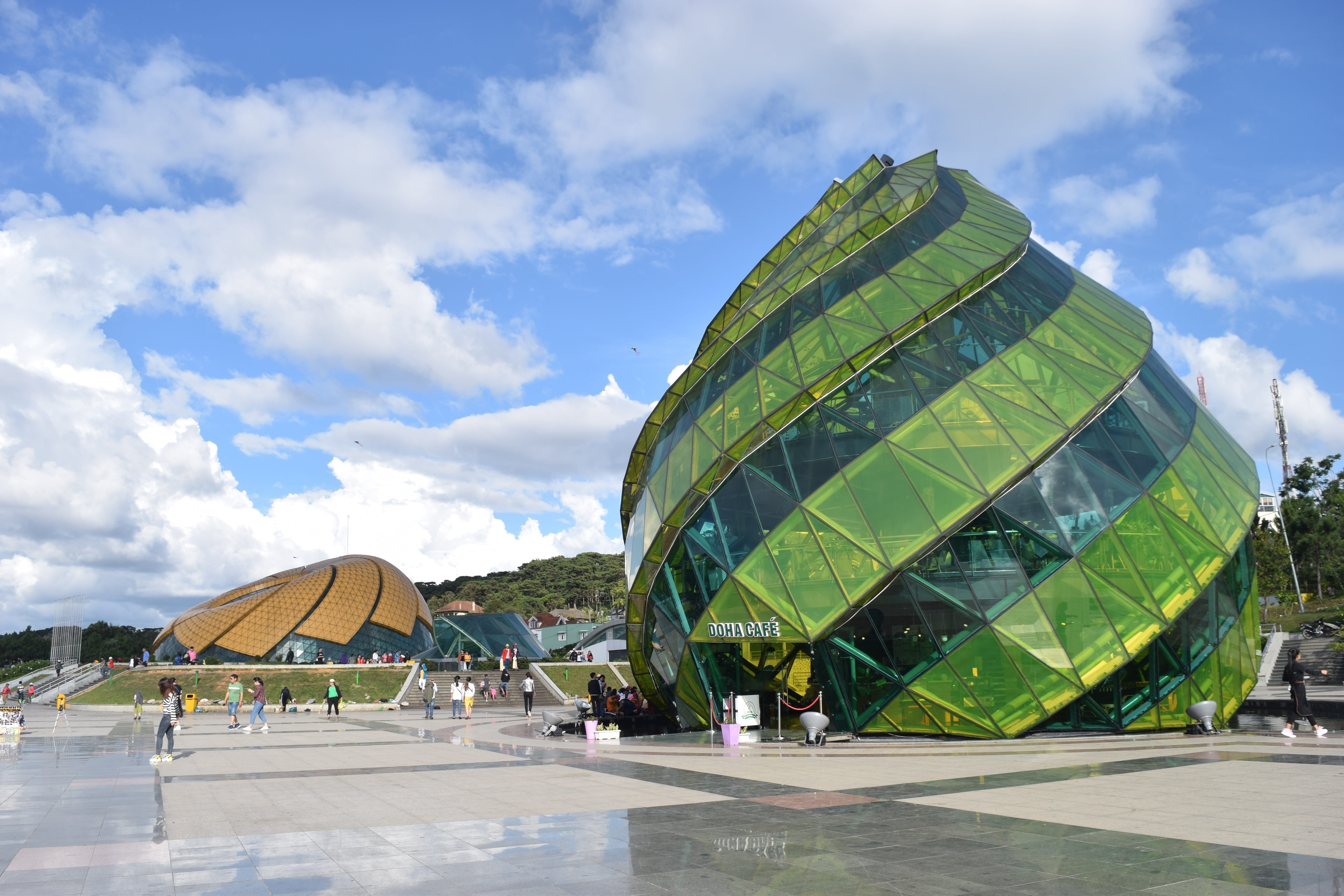 democracy, quang truong, sky, architecture, modern, built structure, green color, people, travel destinations, mode of transportation, travel, transportation, HD Wallpaper