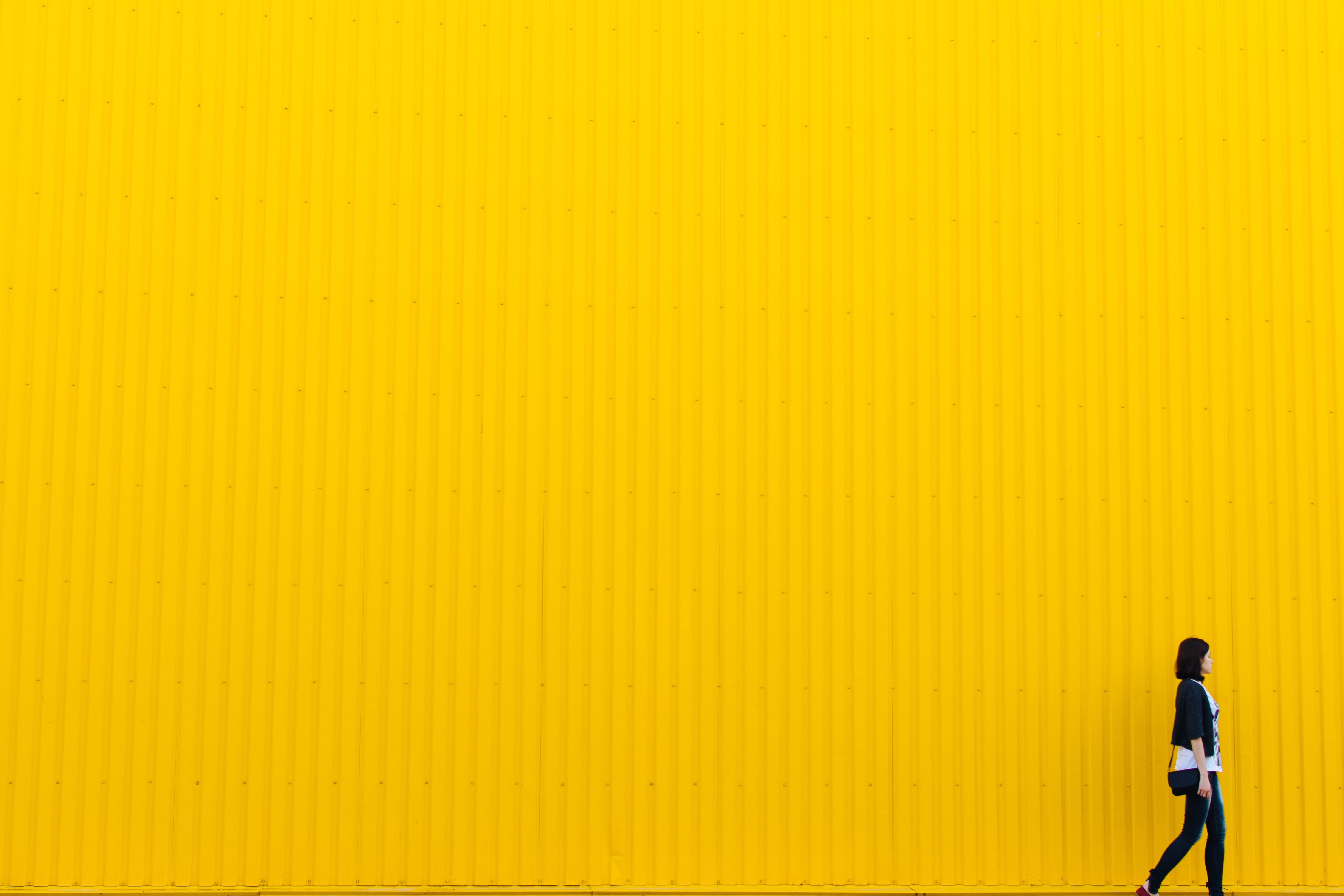 fashion, building exterior, building, outdoors, people, woman, built structure, happy, female, hipster, silhouette, yellow, architecture, pants, black, HD Wallpaper