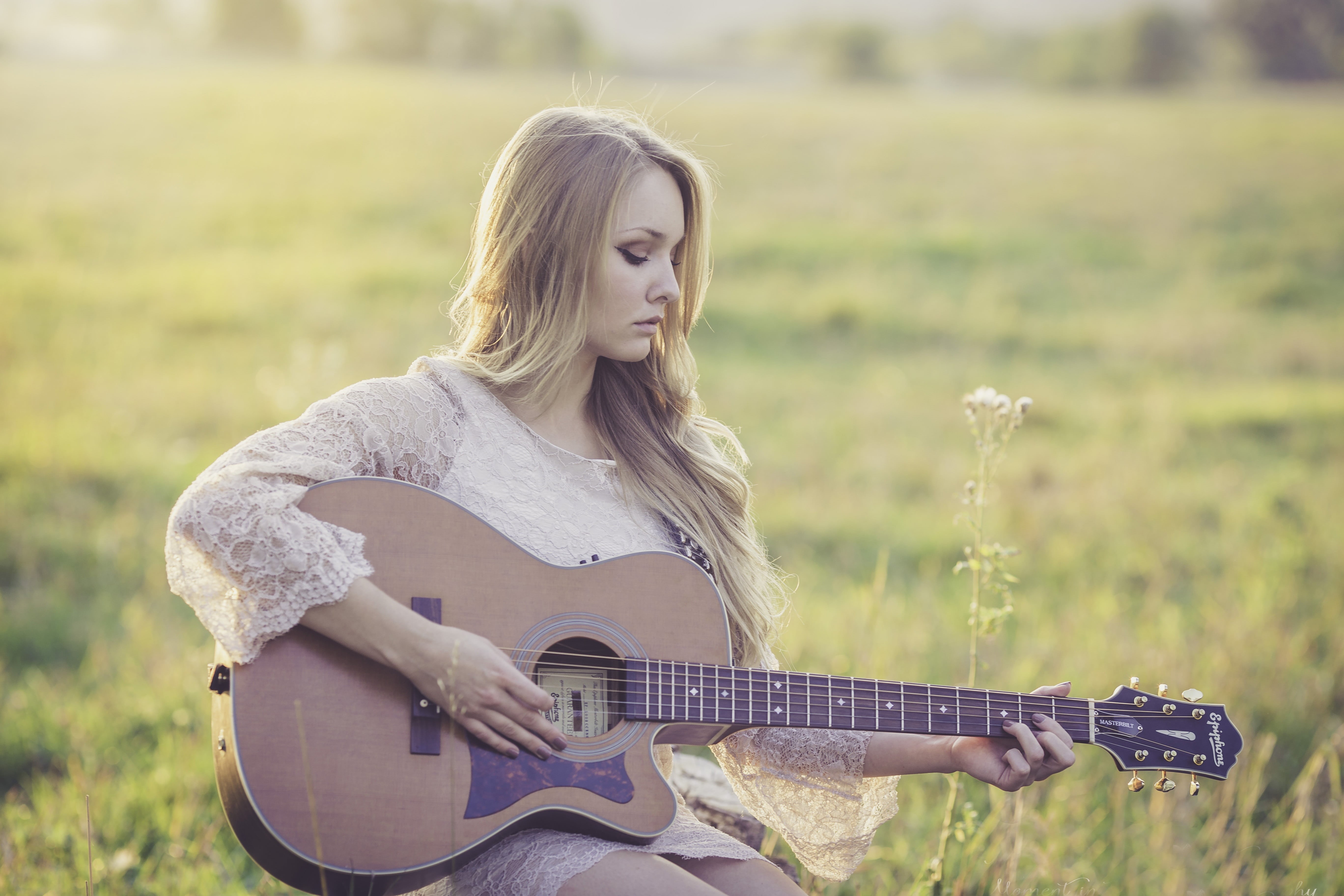 woman, hair, music, playing, long hair, girl, young women, country, country western, young adult, cutaway, casual clothing, focus on foreground, musician, HD Wallpaper