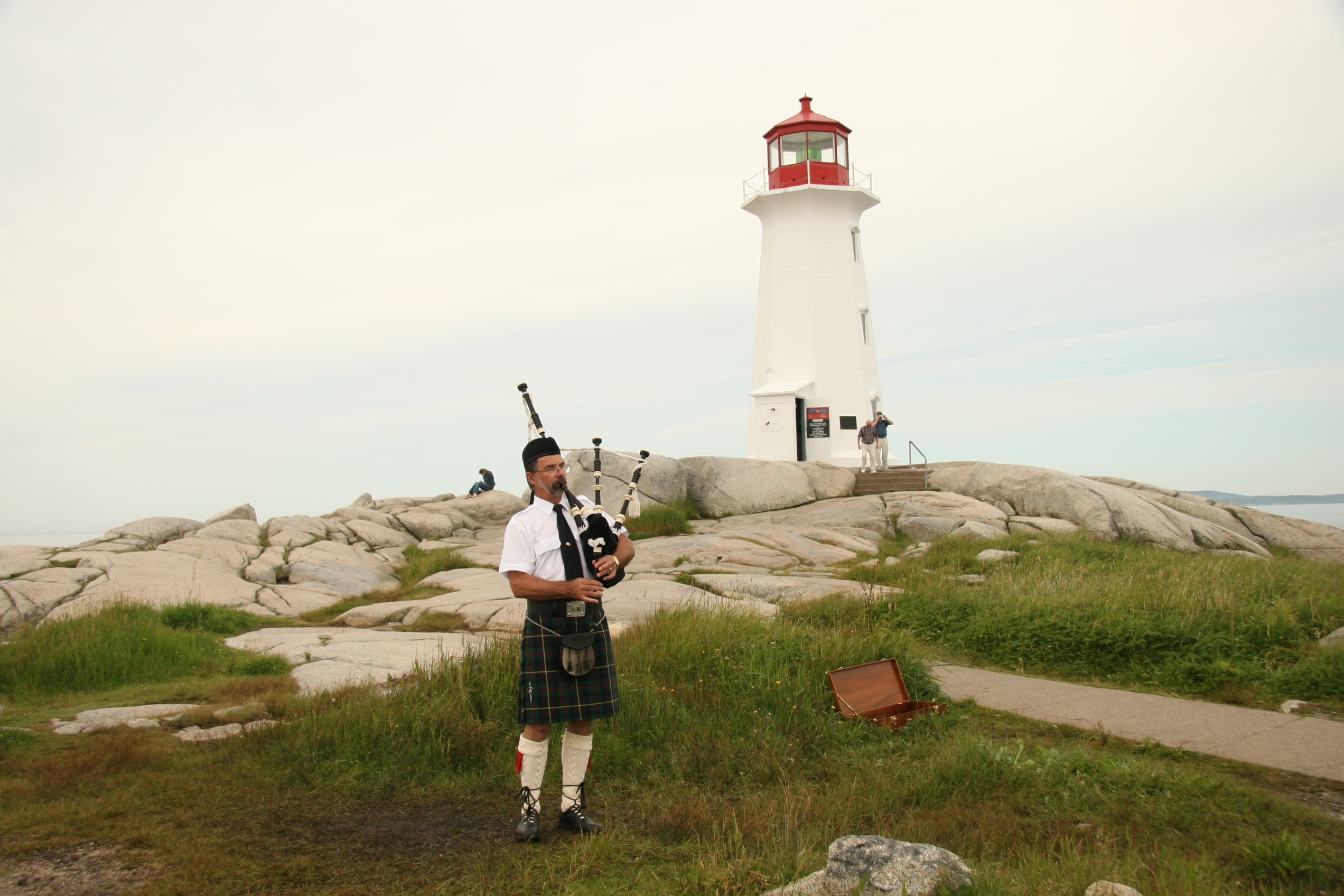 casual clothing, canada, shore, bagpipes, sightseeing, bagpipe, coastline, illumination, summer, nova, red, outdoors, beacon, peggy, white, built structure, HD Wallpaper