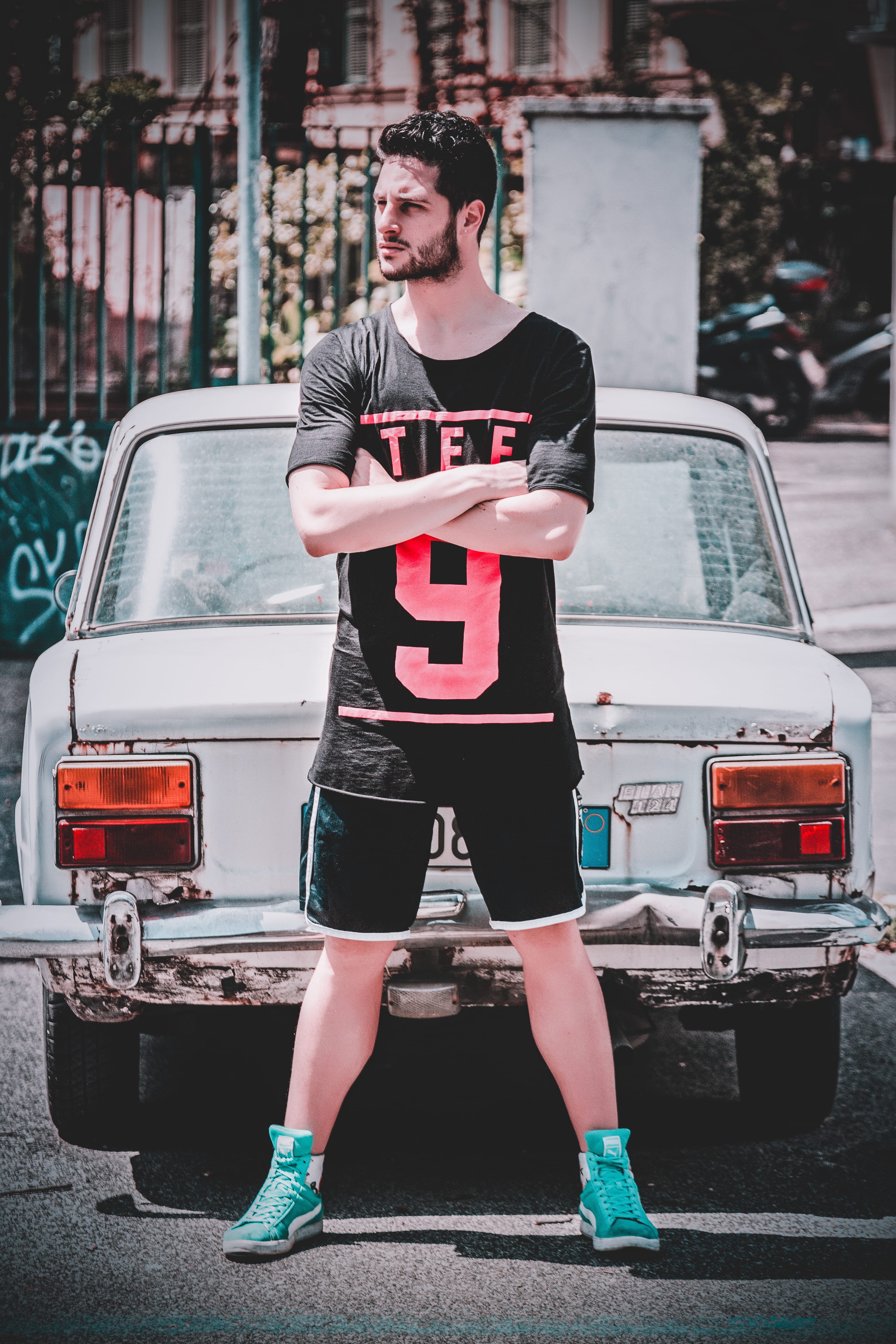 vehicle, day, one person, runner, behind, shirt, track and field, full length, casual clothing, portrait, athlete, white, t, 4K, street, person, city, Phone HD Wallpaper