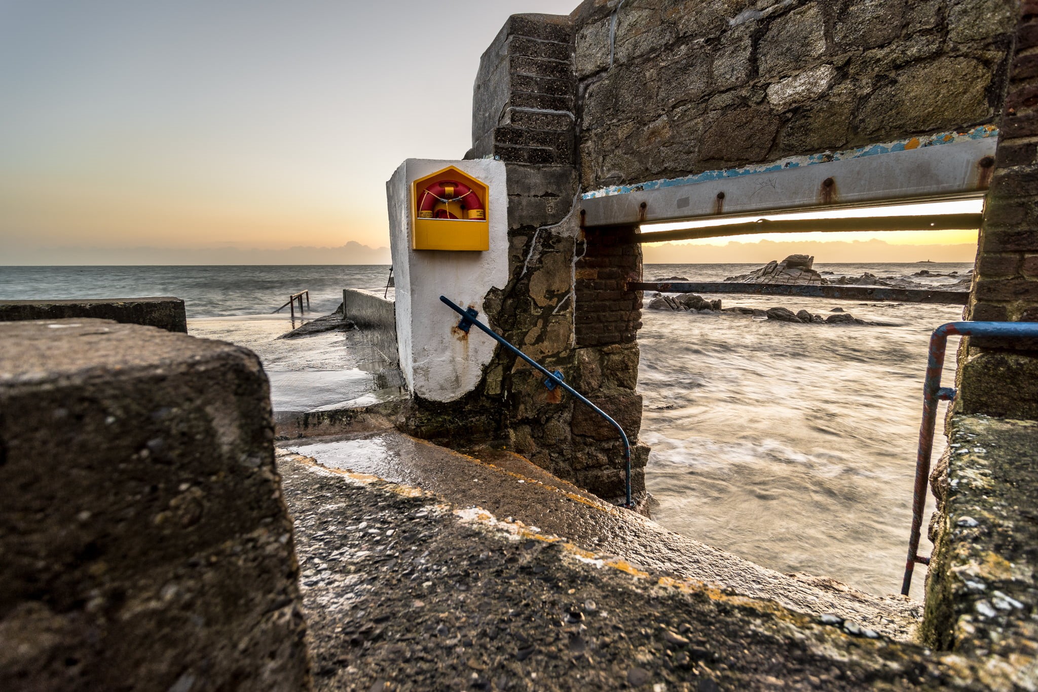 Sandycove, day, stairs, photo, wideangle, light, photography, natural, water  wave, concrete, dawn, sony a7, dublin, to the sea, travel, concrete arch, HD Wallpaper