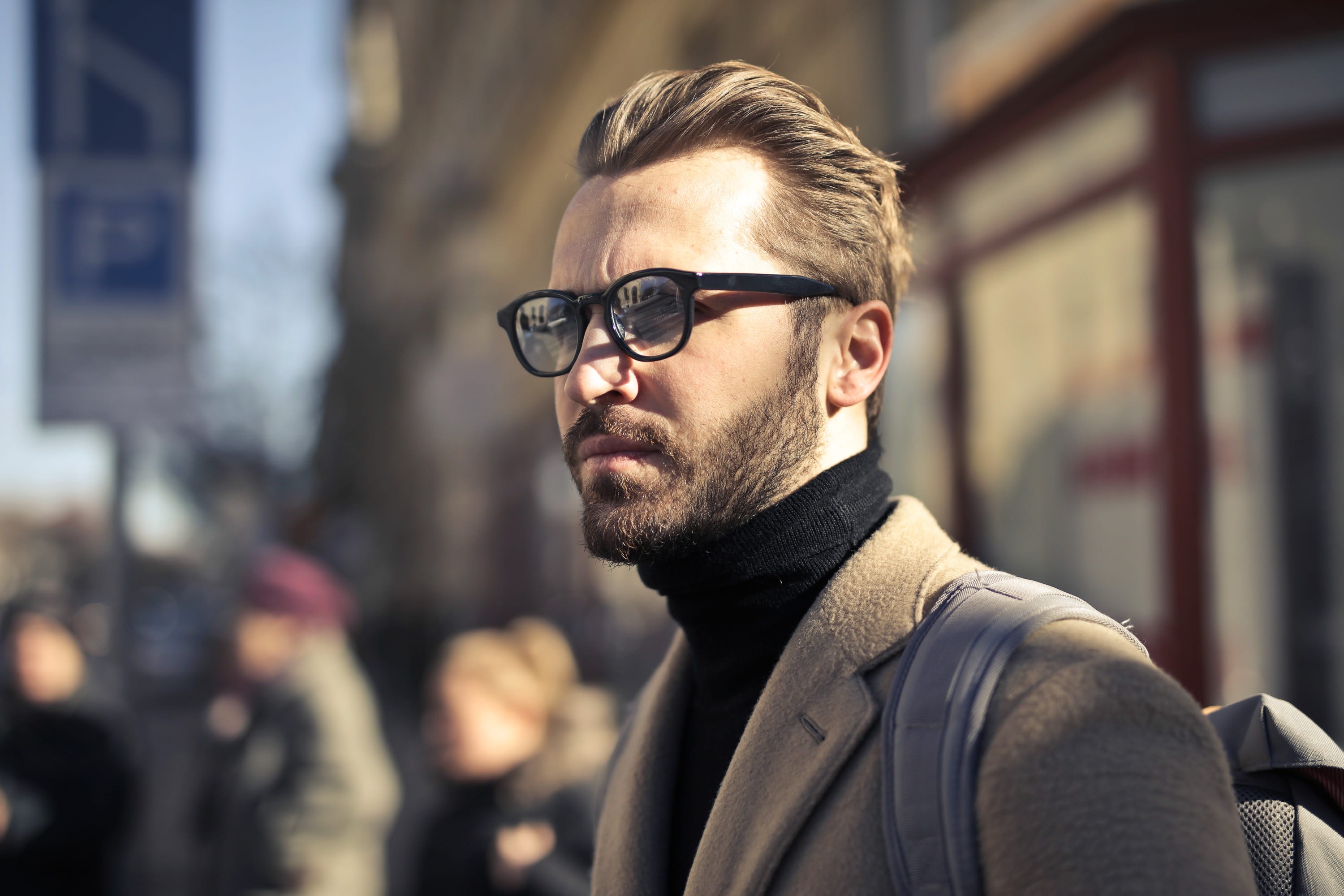 turtleneck sweater, Sunglasses, people, selective, Crowd, backpacker, Glasses, man, contemplation, black sweater, fashion, person, bearded, focus, style, HD Wallpaper