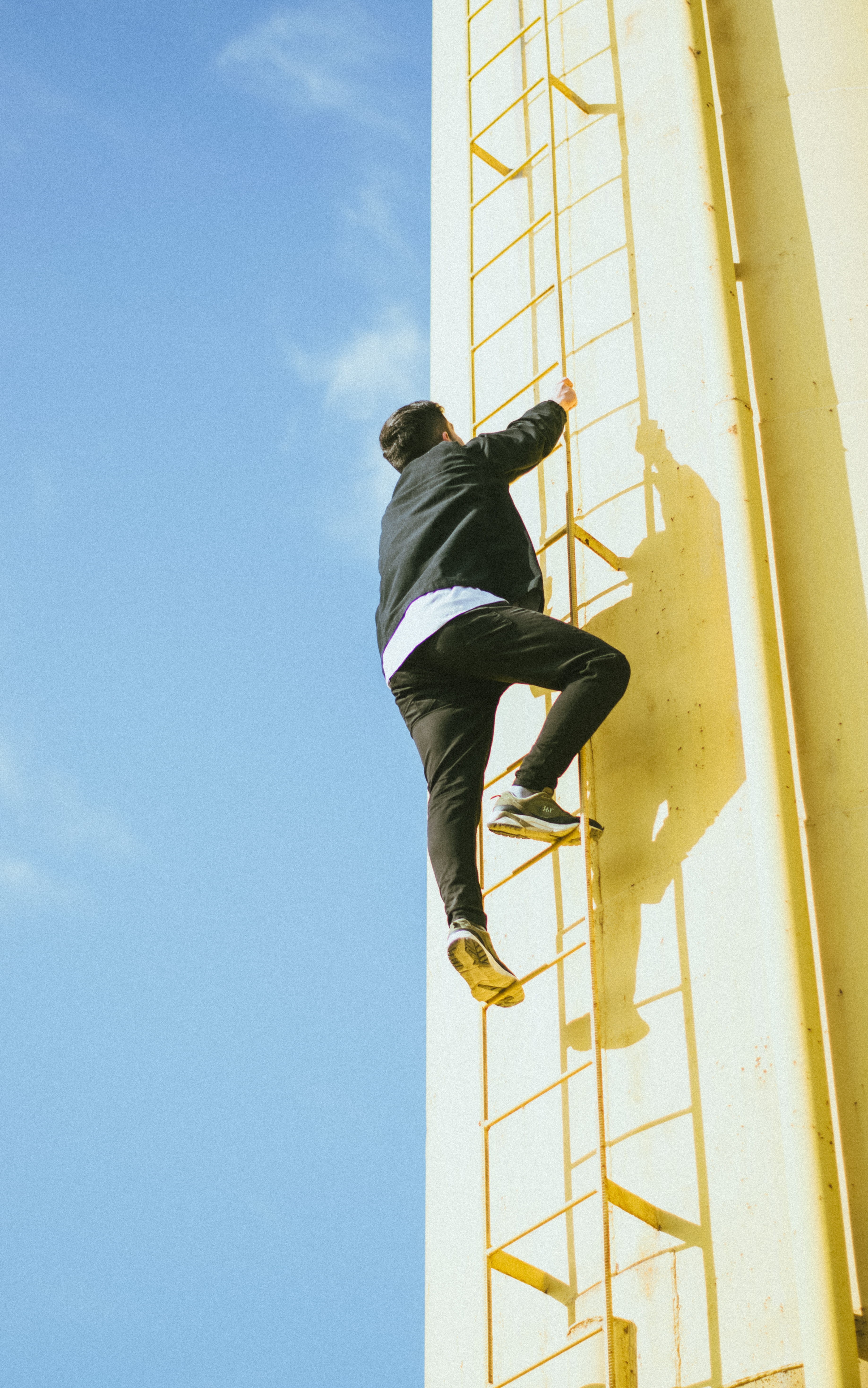 nature, architecture, building exterior, sky, 5K, stair, climb, footwear, one person, daytime, apparel, real people, low angle view, rear view, shoe, banister, Phone HD Wallpaper
