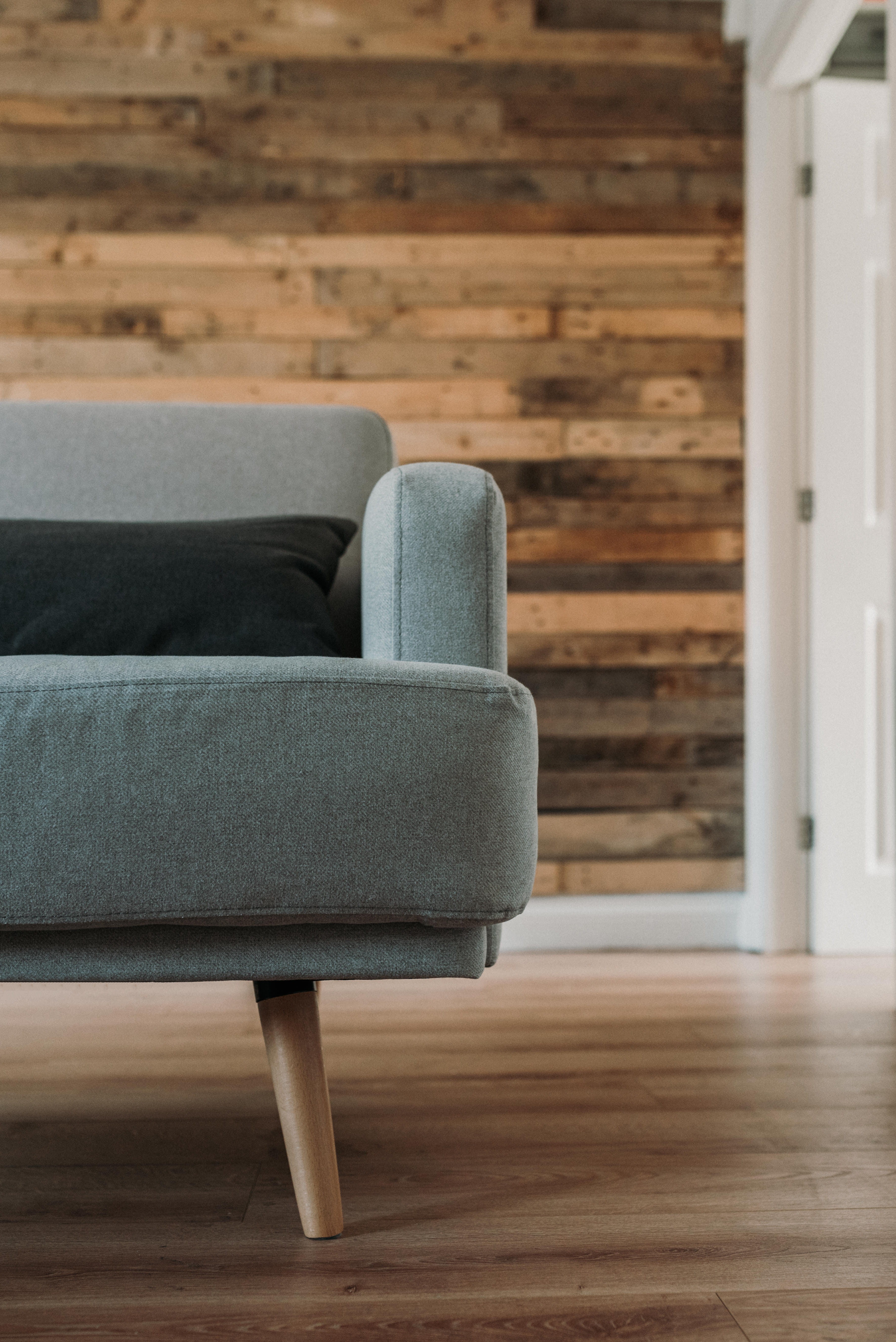 white, bench, home interior, wall, wood, armchair, hardwood, near, room, focus on foreground, wooden, wood - material, building, gray, seat, fabric, interior, Phone HD Wallpaper