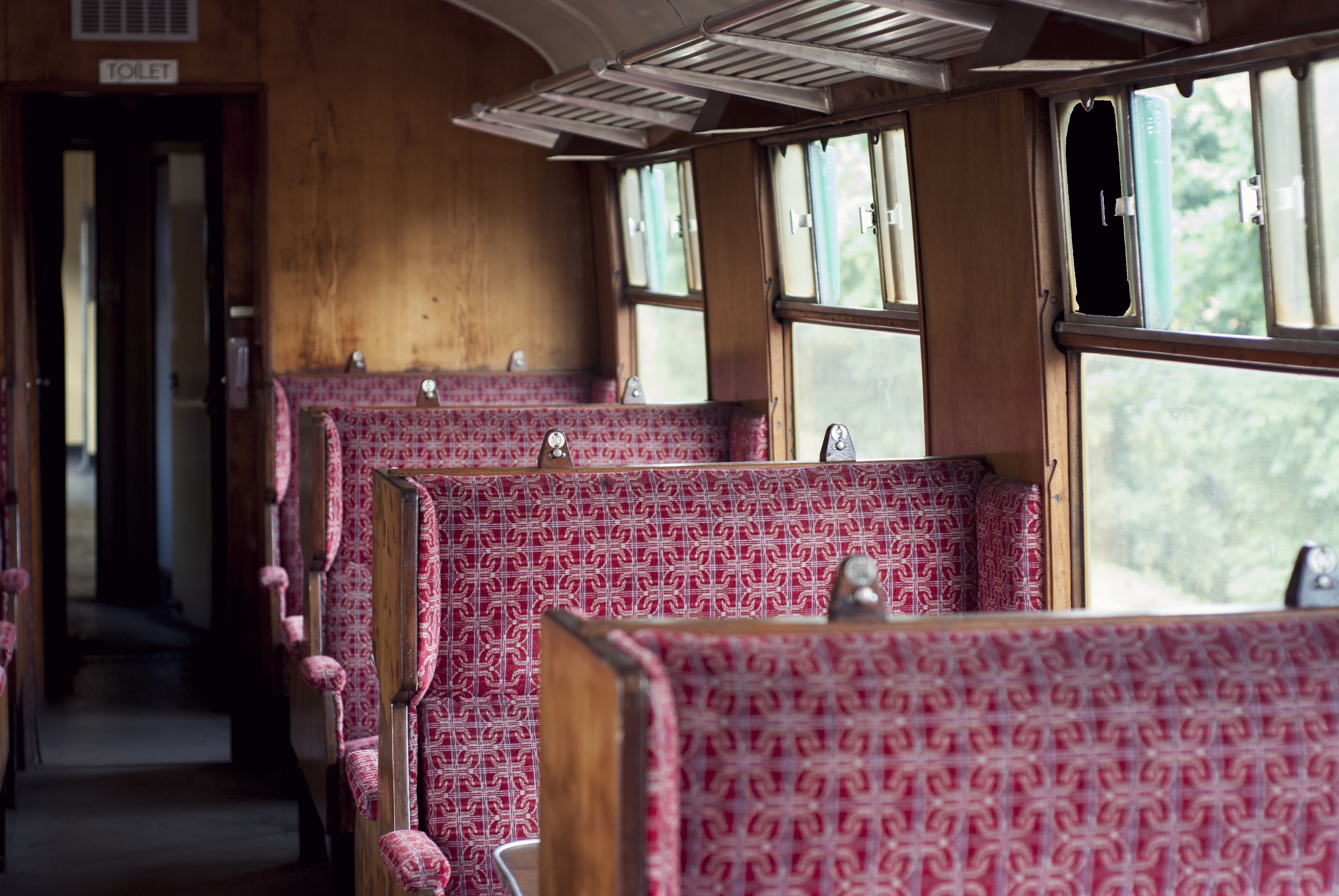 4K, table, absence, home interior, train, luxury, floral pattern, wood, indoors, wood - material, blur, ornate, inside, fabric, purple, old-fashioned, HD Wallpaper