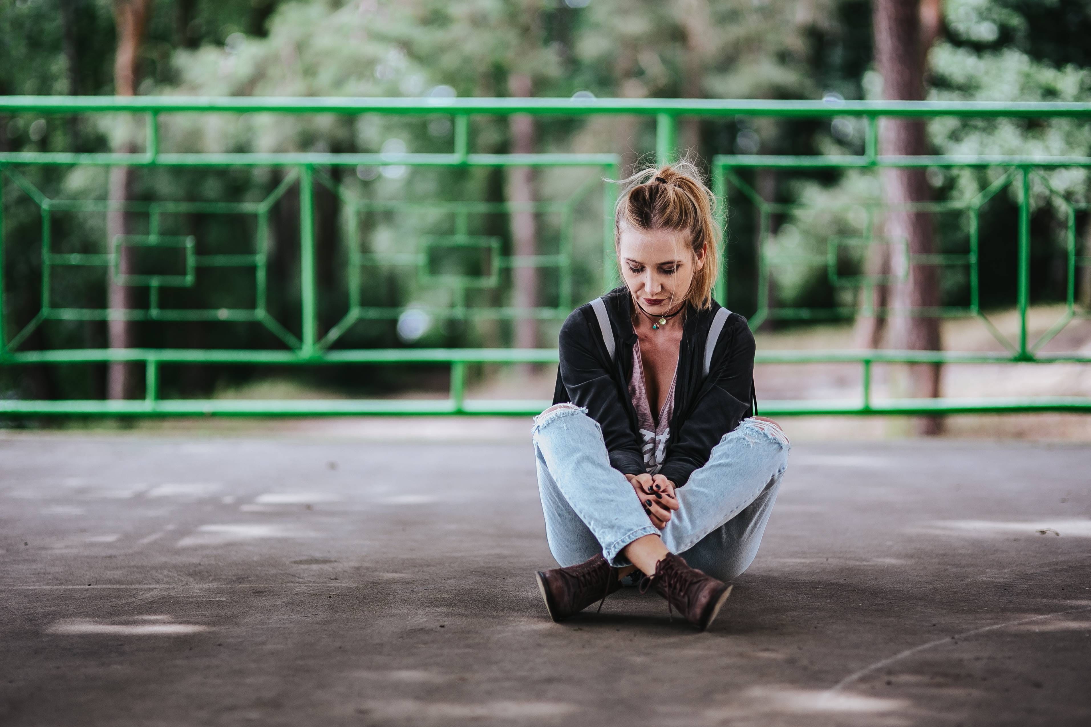 adolescence, full length, contemplation, young Adult, pretty, woman, hair, female, beautiful people, girl, cross-legged, black, beautiful woman, sitting, HD Wallpaper