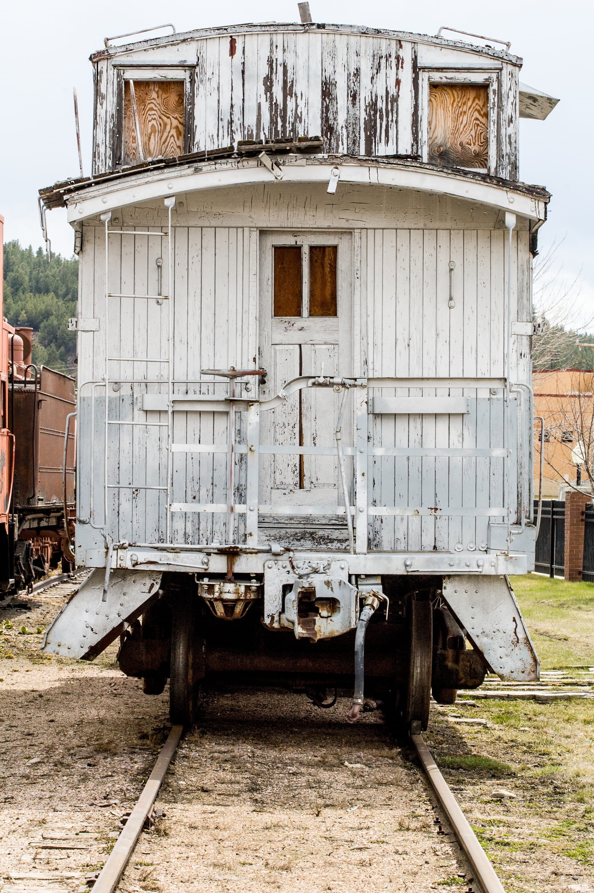 track, steam train, outdoors, decline, mode of transportation, travel, abandoned, rail, industrialization, deterioration, wooden, transportation, rail transportation, Phone HD Wallpaper