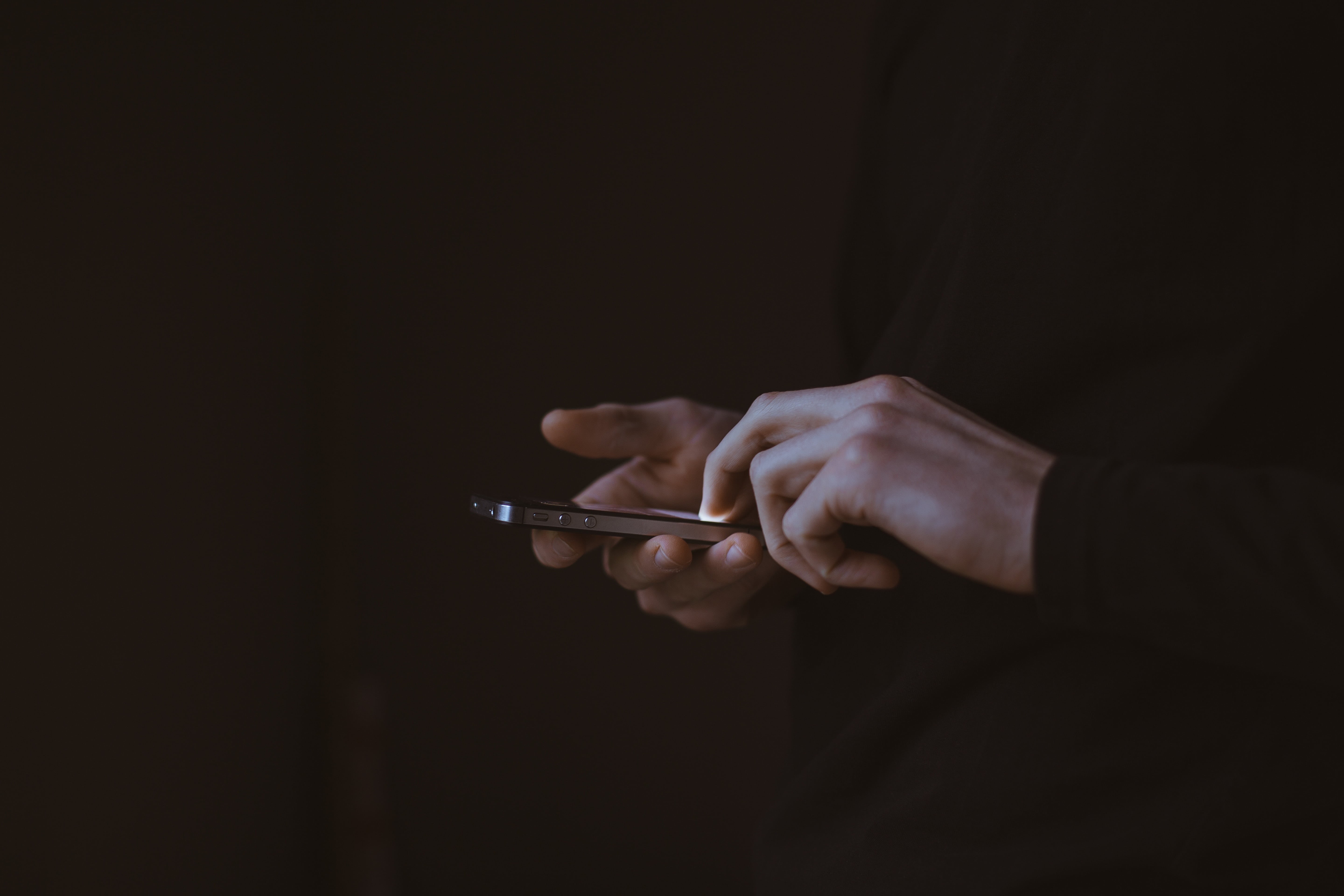 one Person, black, human body part, typing, aiming, studio shot, wireless Technology, indoors, human Hand, close-up, iphone, holding, technology, handgun, HD Wallpaper