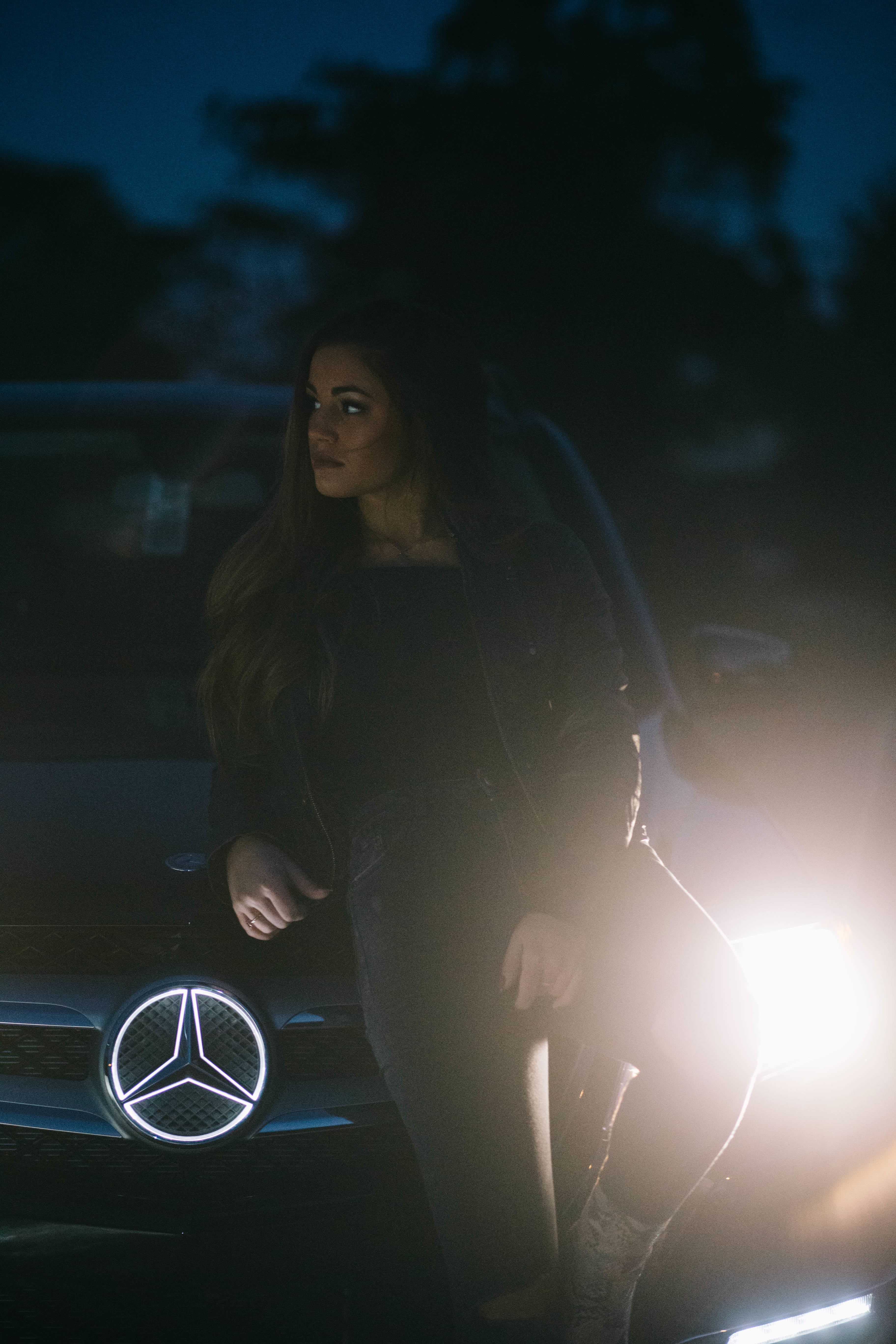 one woman only, nature, only women, transportation, real people, benz, daytime, contemplation, mercedes, adults only, leisure activity, clothing, adult, Phone HD Wallpaper