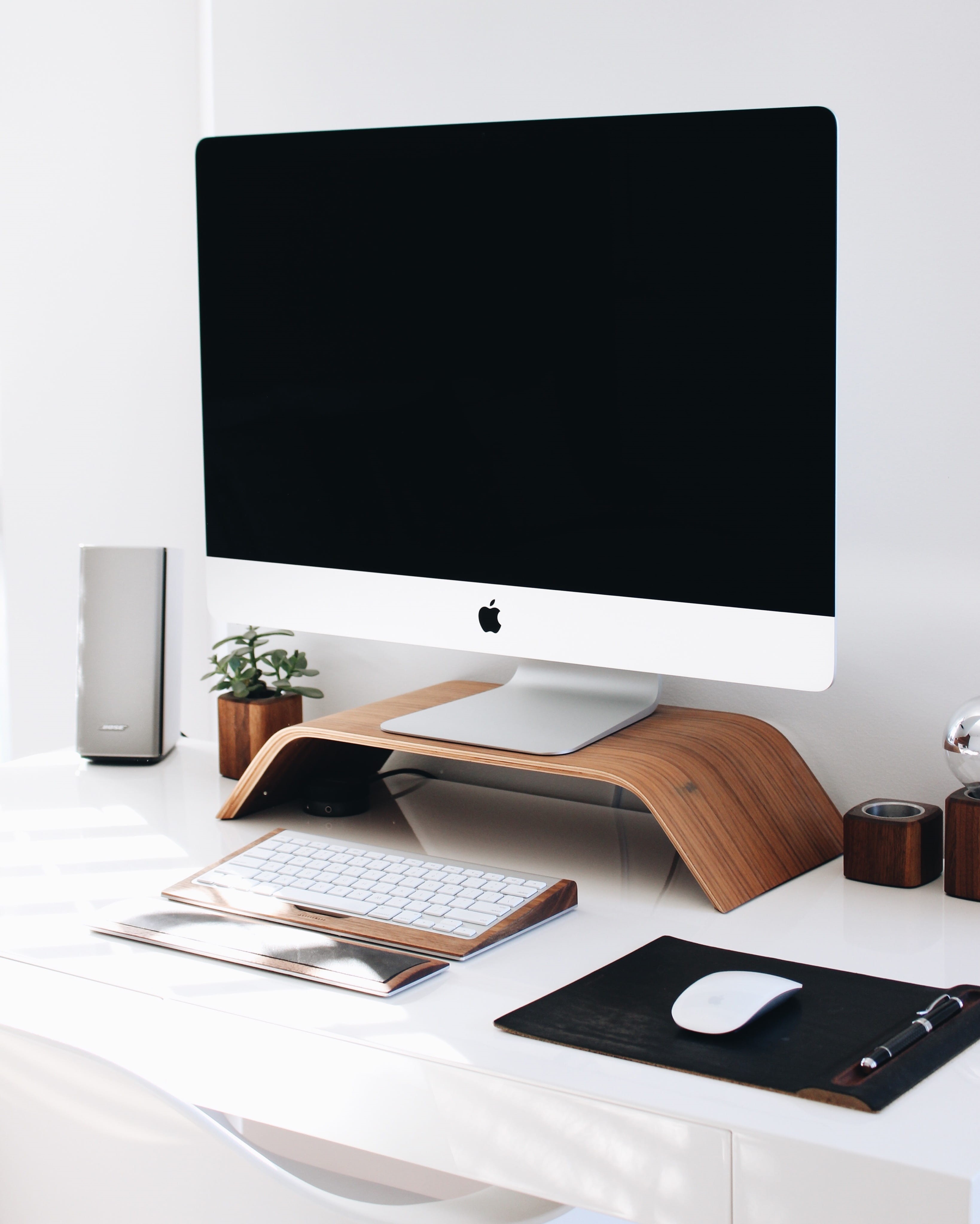 no People, still life, setup, 4K, desk, business, paper, flat screen, furniture, computer Monitor, laptop, liquid-Crystal Display, connection, computer Mouse, Phone HD Wallpaper
