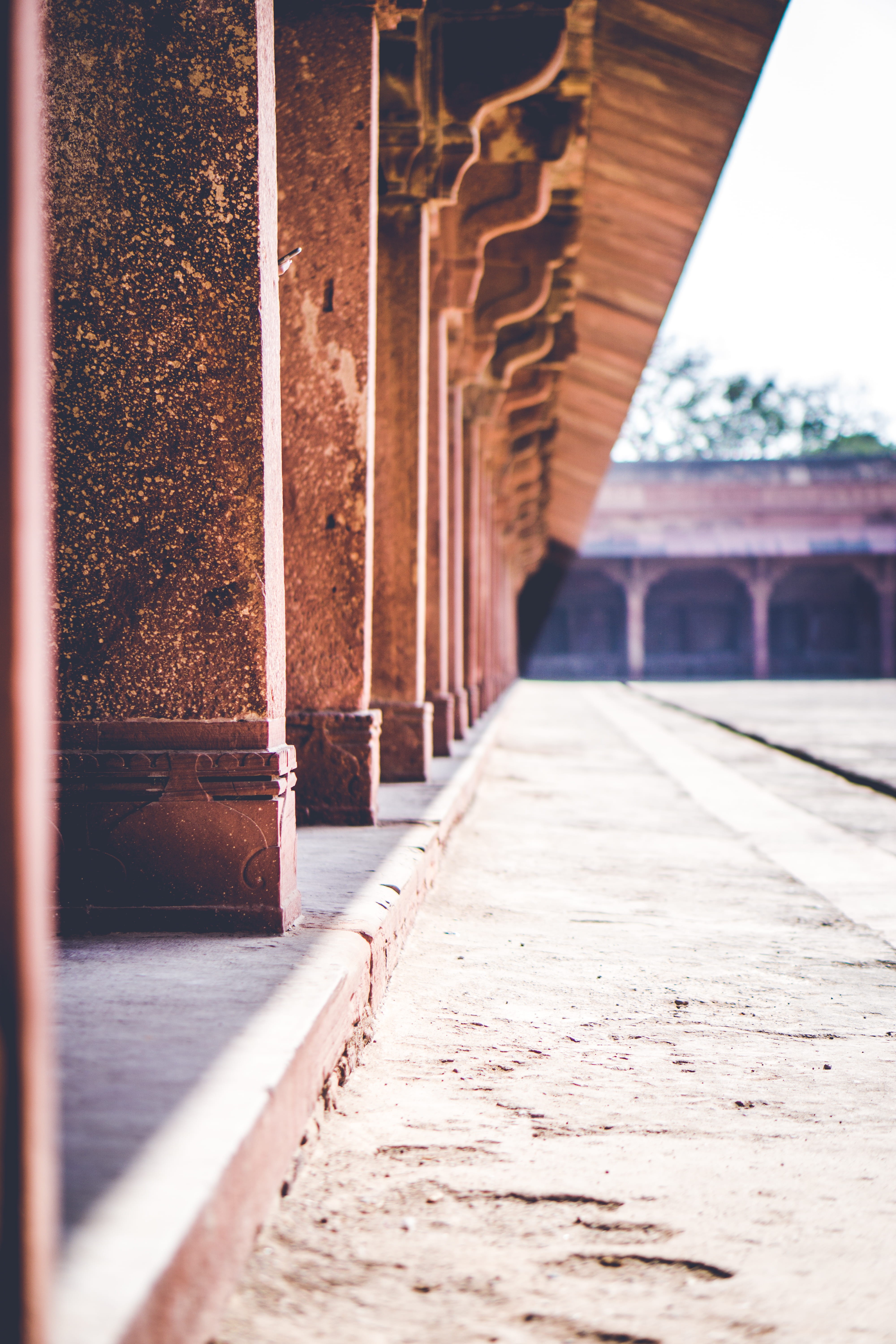 history, outdoors, building, 5K, selective focus, arthouse, tourist, worldtravel, fineart, indian, beauty, diminishing perspective, architectural column, Phone HD Wallpaper