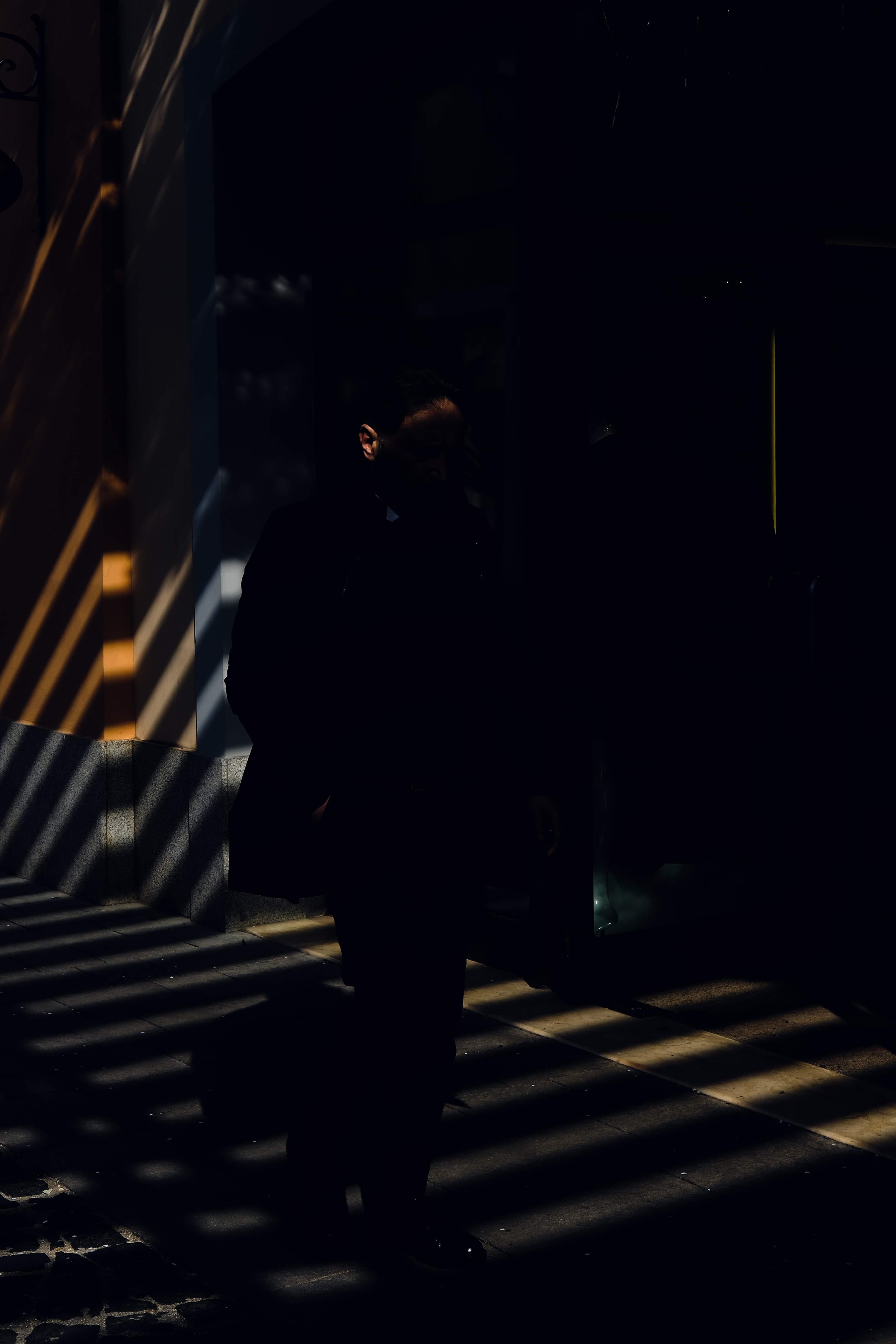 piano, overcoat, photography, clothing, outdoors, real people, light, street photography, built structure, pedestrian, city, rear view, room, grand theft auto, Phone HD Wallpaper