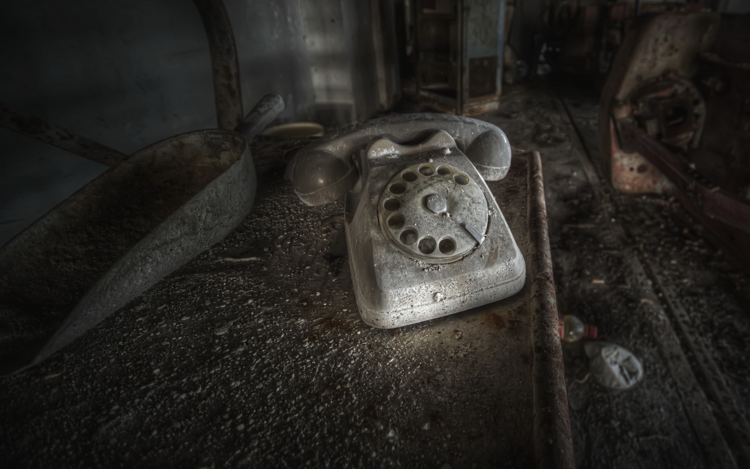 indoors, history, telephone, messy, still life, landline phone, technology, device, retro styled, deterioration, the past, 2K, obsolete, black, ruin, electronic, HD Wallpaper