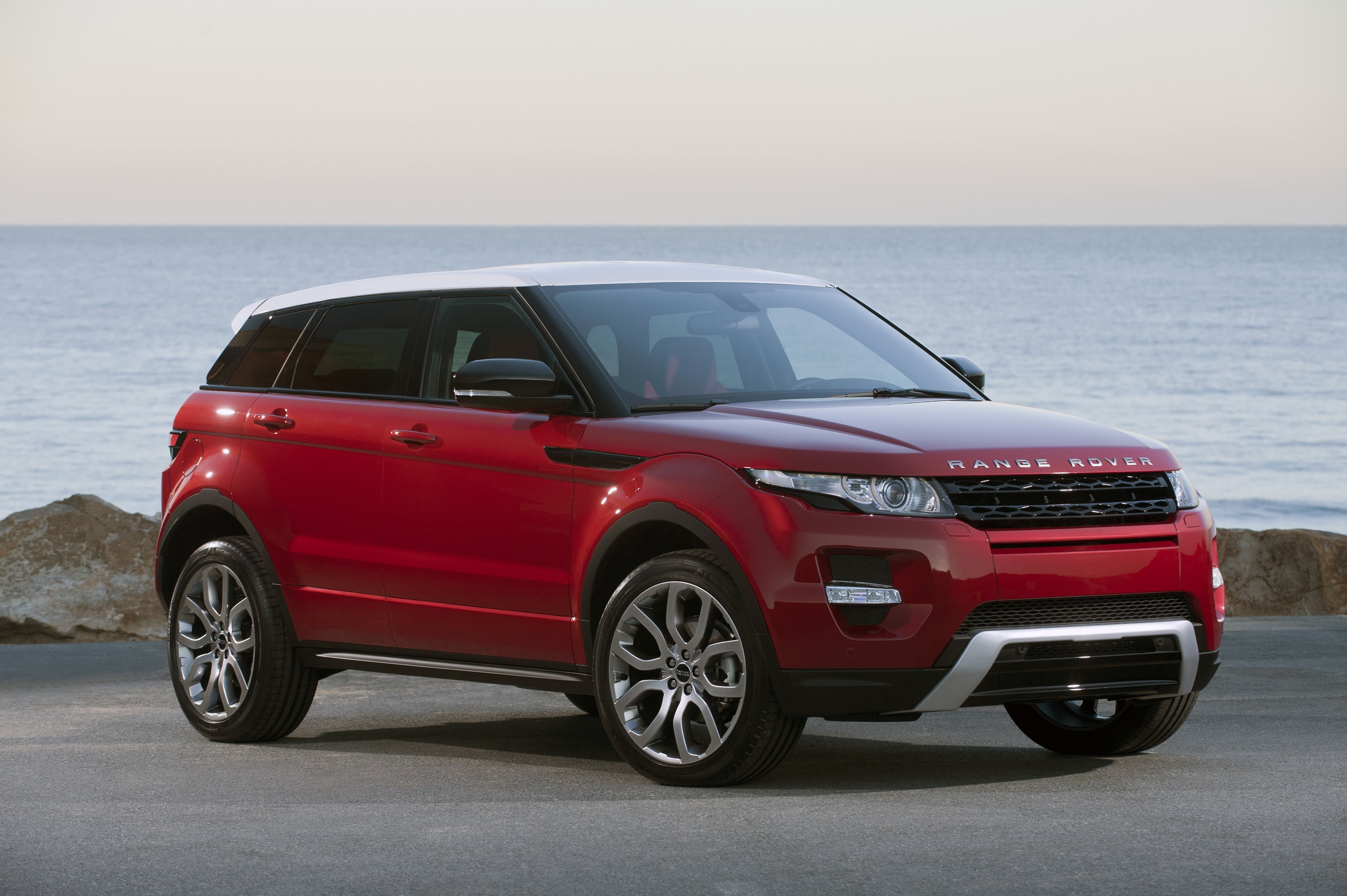 no people, stationary, horizon over water, scenics - nature, Ewok, transportation, day, travel, sky, clear sky, car, Evoque, Land Rover, 4K, sea, copy space, HD Wallpaper