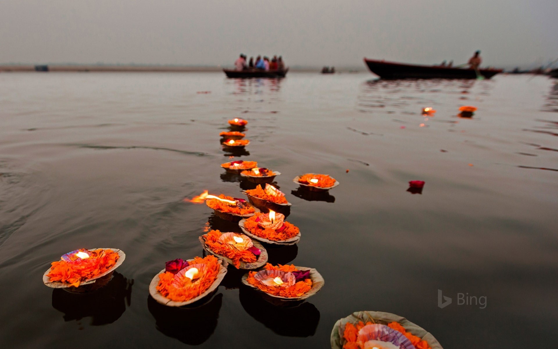 water, floating on water, india, varanasi, no people, nature, bin, floating, day, reflection, outdoors, beauty in nature, candles, sea, religion, belief, HD Wallpaper