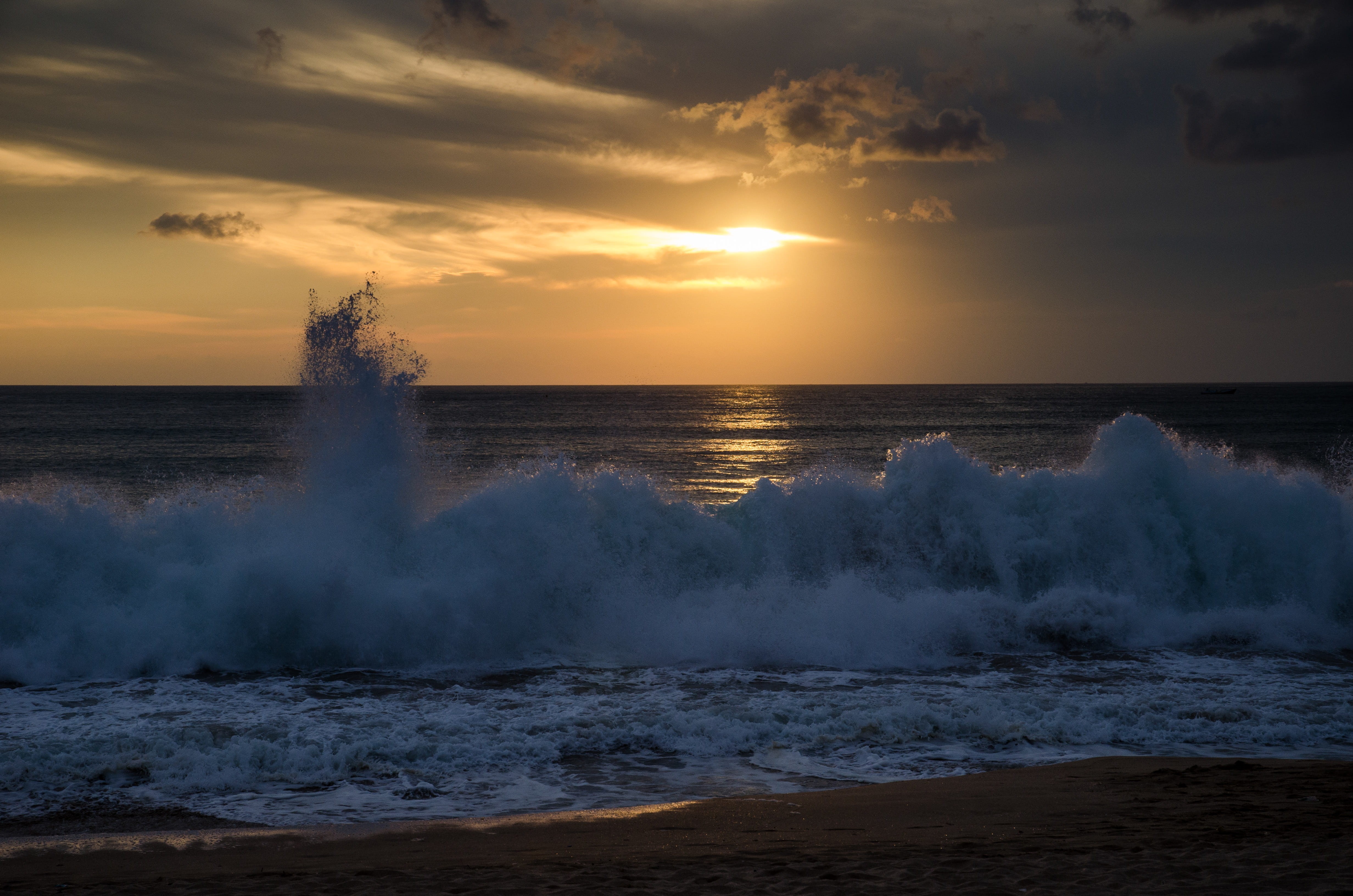 tranquil scene, 4K, power, nature, wave, cloud - sky, no people, waves, photography, sun, horizon over water, sky, horizon, indonesia, jimbaran, ocean, HD Wallpaper