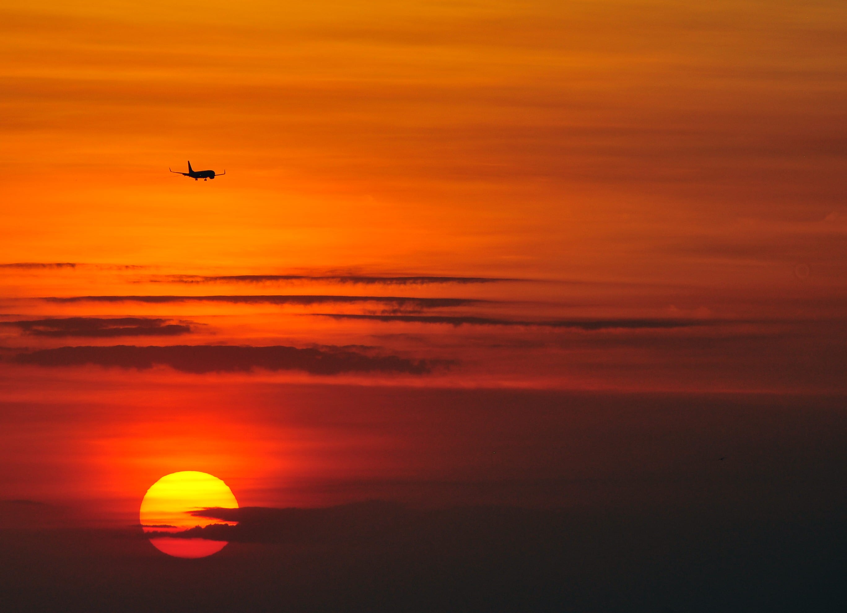transportation, dramatic sky, mid-air, 2K, airplane, mode of transportation, soleil, no people, nature, jimbaran, sunset, hour, aerospace industry, travel, HD Wallpaper