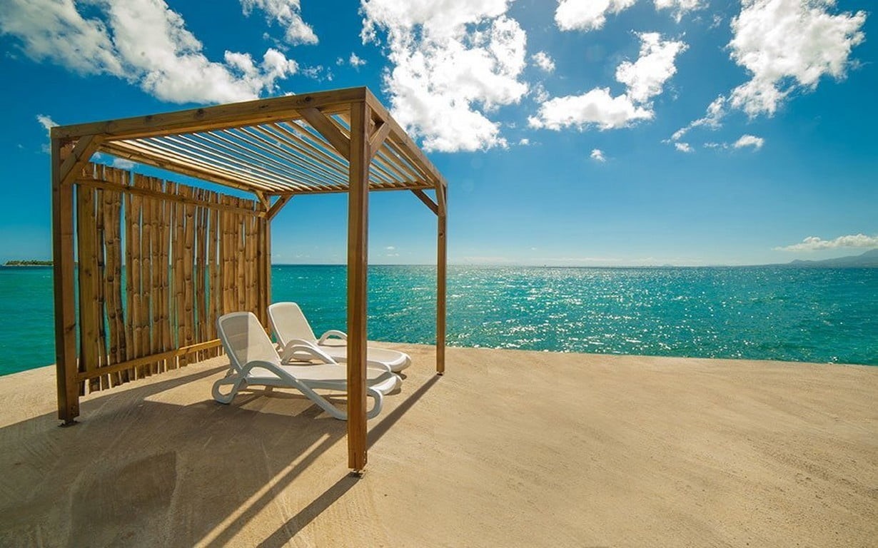 nature, wooden, sunshade, Caribbean, tranquil scene, 480P, day, sea, landscape, tranquility, horizon over water, two, white, water, lounge, architecture, HD Wallpaper