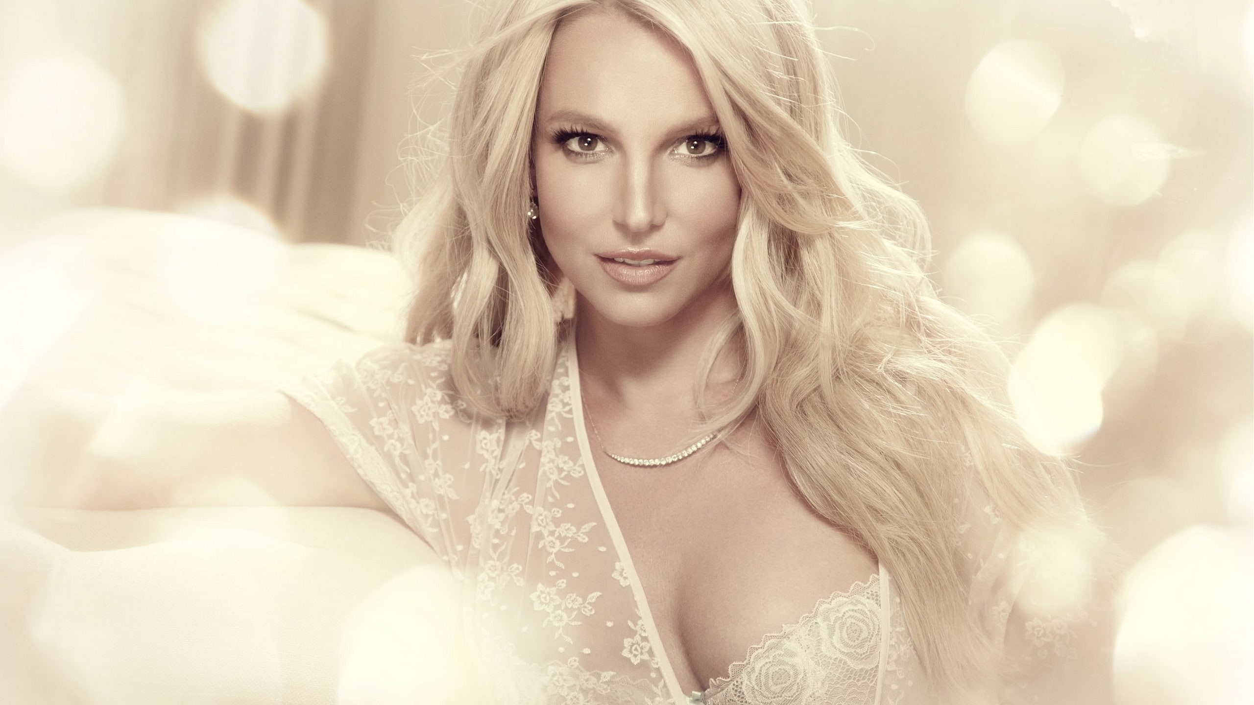 gorgeous, britney, 2K, britney spears, singer, spears, glamouros, HD Wallpaper