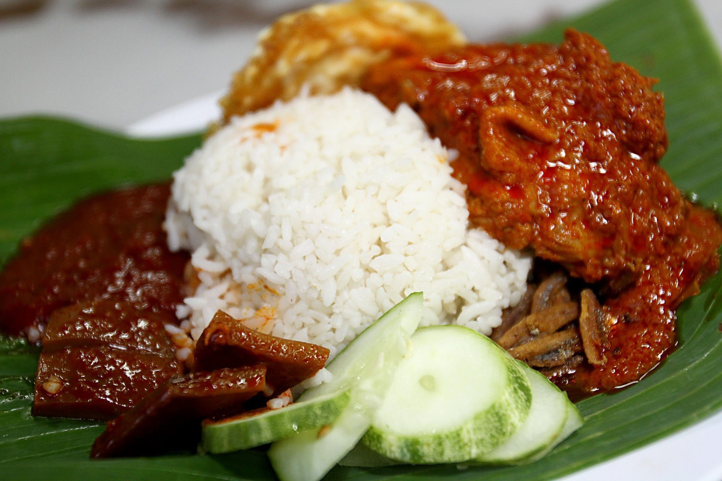 vegetable, food, freshness, fried chicken, plate, chicken meat, malaysia, crockery, serving size, malay, healthy eating, rice - food staple, sambal, close-up, HD Wallpaper