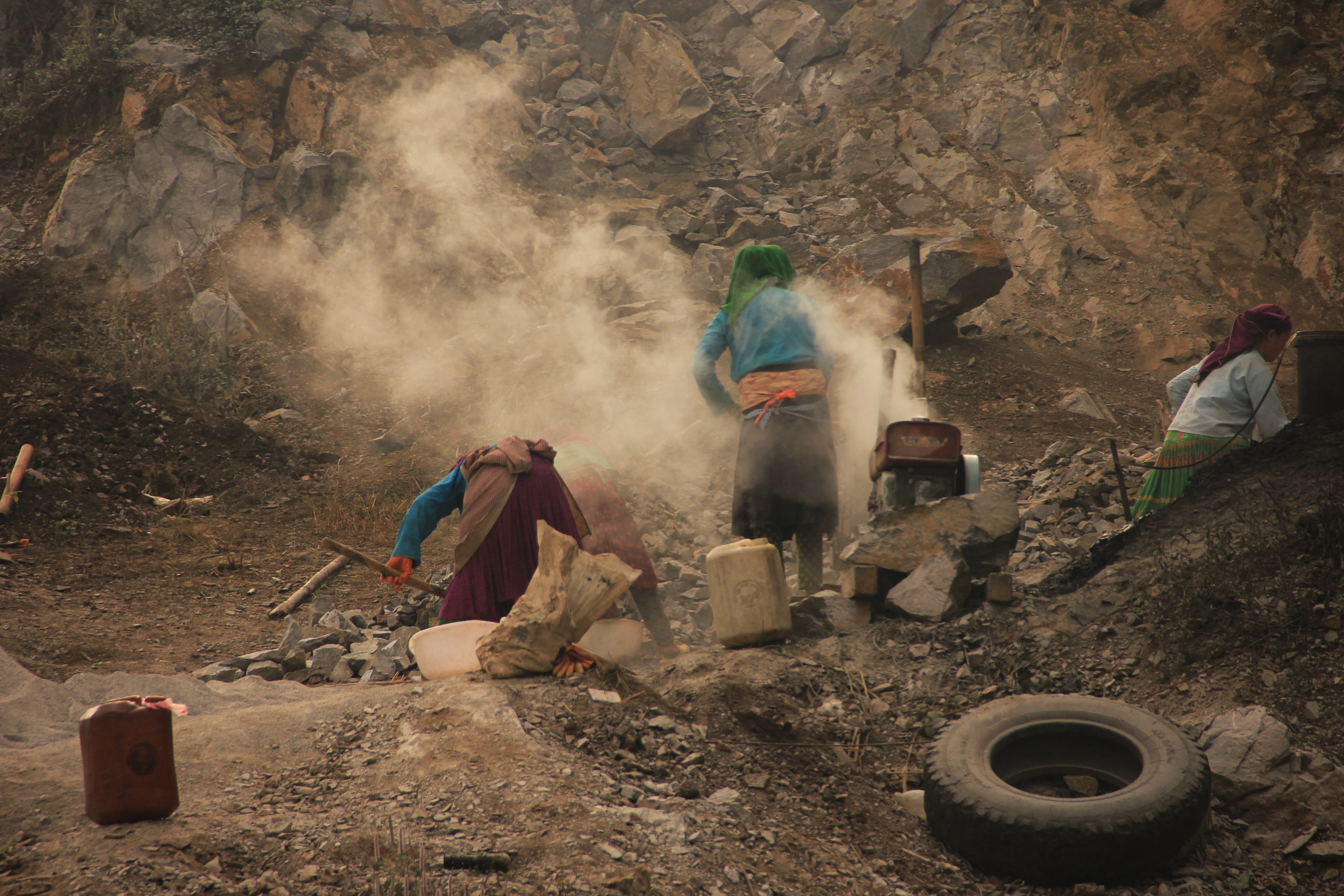 5K, people, indochina, ha giang, real people, dirt, vietnam, day, women, nature, clothing, rock, outdoors, dust, asia, container, work, group, medium group of people, HD Wallpaper