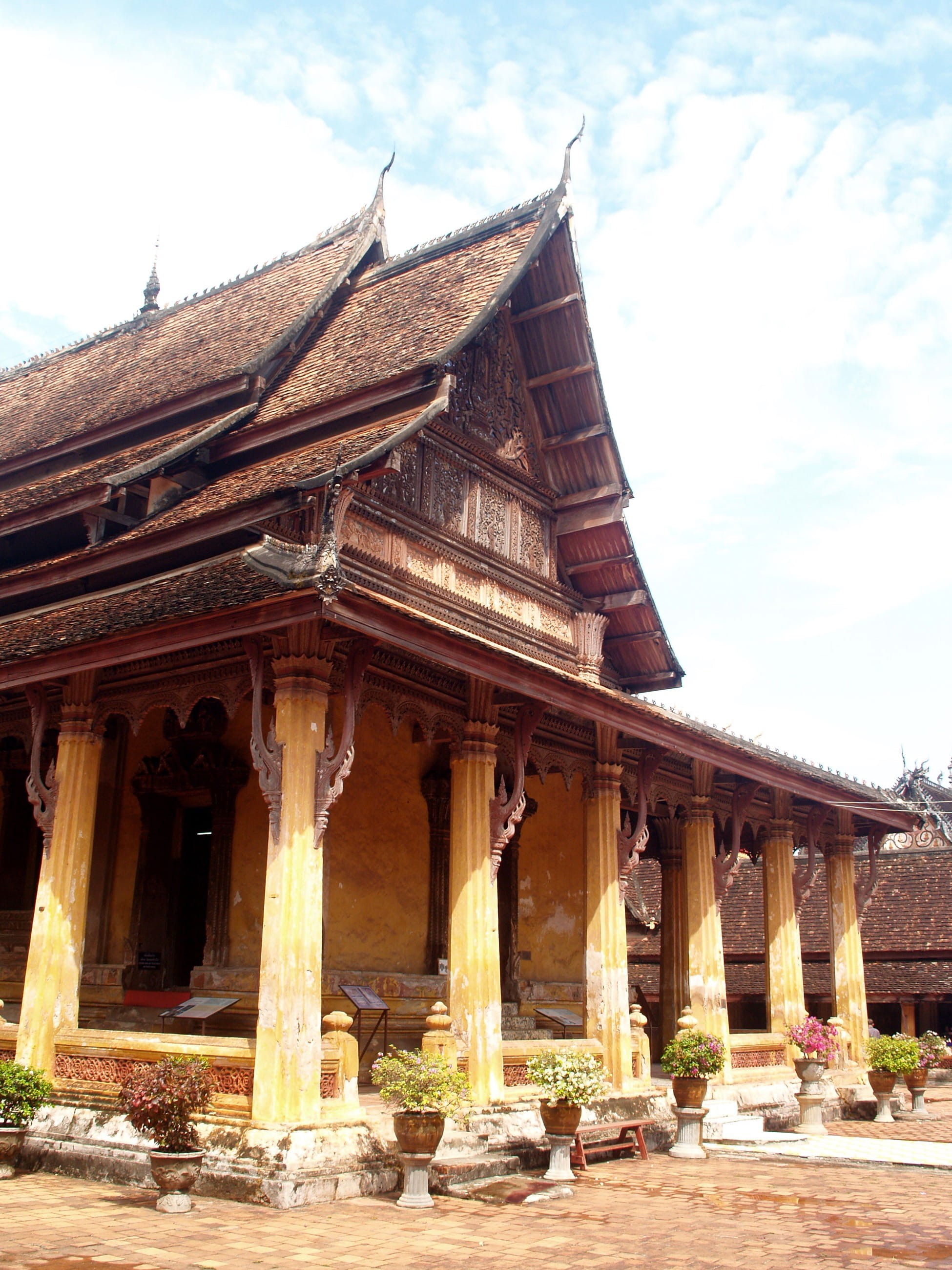 building, indochina, outdoors, heritage, history, vientiane, place of worship, building exterior, wat, cloud - sky, built structure, spirituality, travel destinations, Phone HD Wallpaper