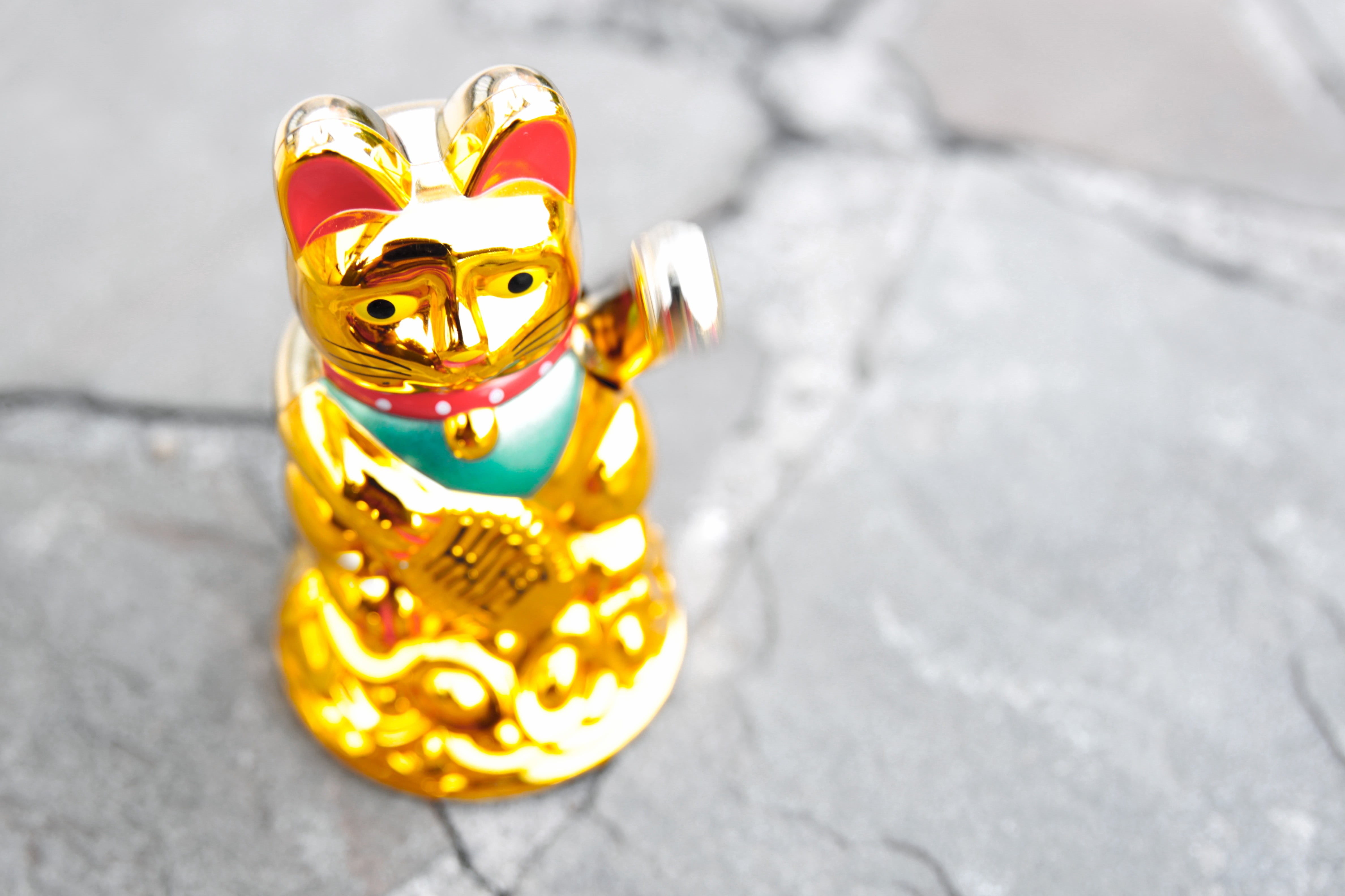 single object, multi colored, ornate, chinese, manekineko, figurine, wave, luck, no people, art and craft, creativity, china, gold colored, close-up, lucky charm, HD Wallpaper