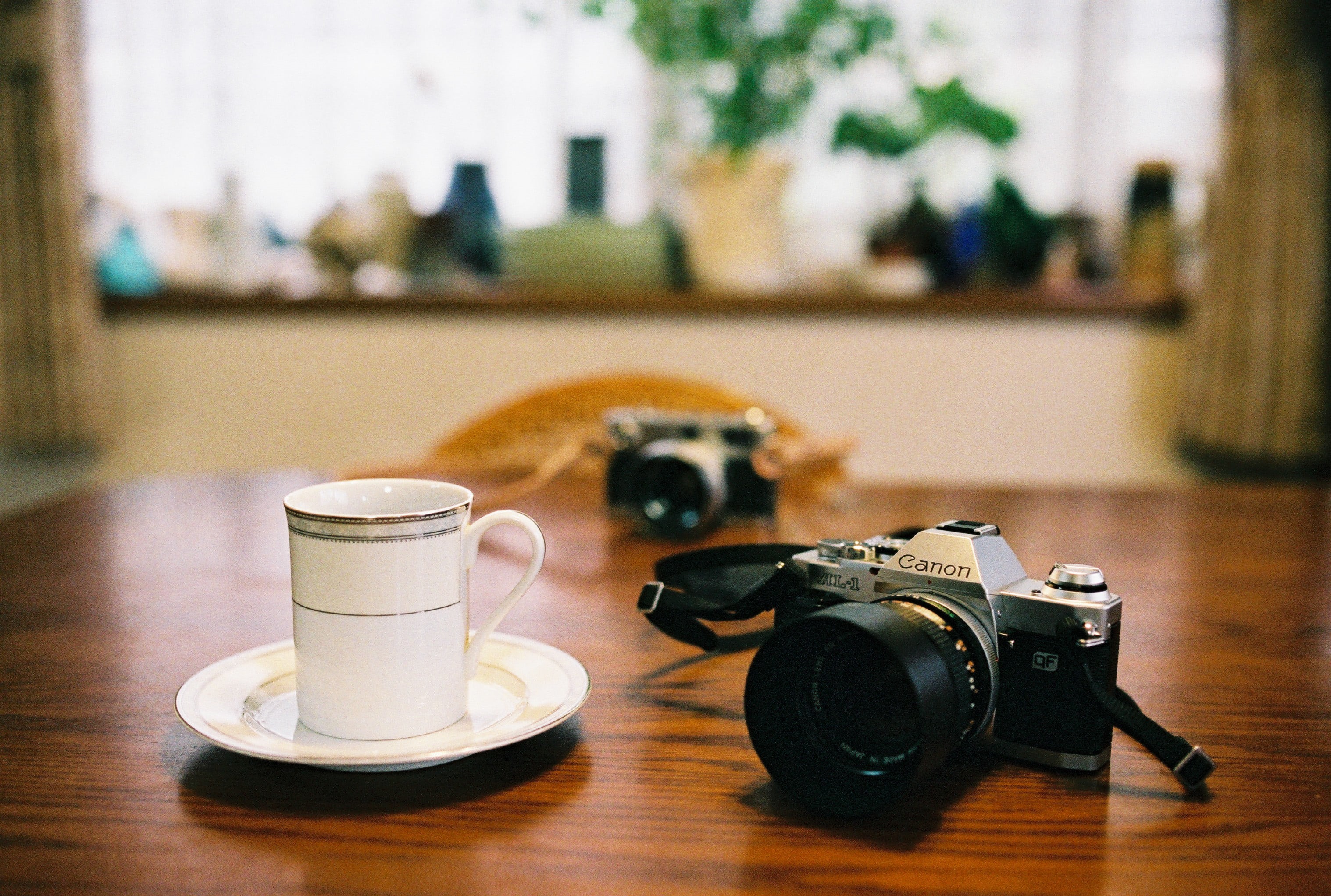 Art, gear, 7n, old-fashioned, fuji, F1.4, white, FD, Fujicolor, film, Natura, black, ceramic, Canon AL-1, DSLR camera, table, SA-7, dslr, 2K, S.S.C., Sigma SA, HD Wallpaper
