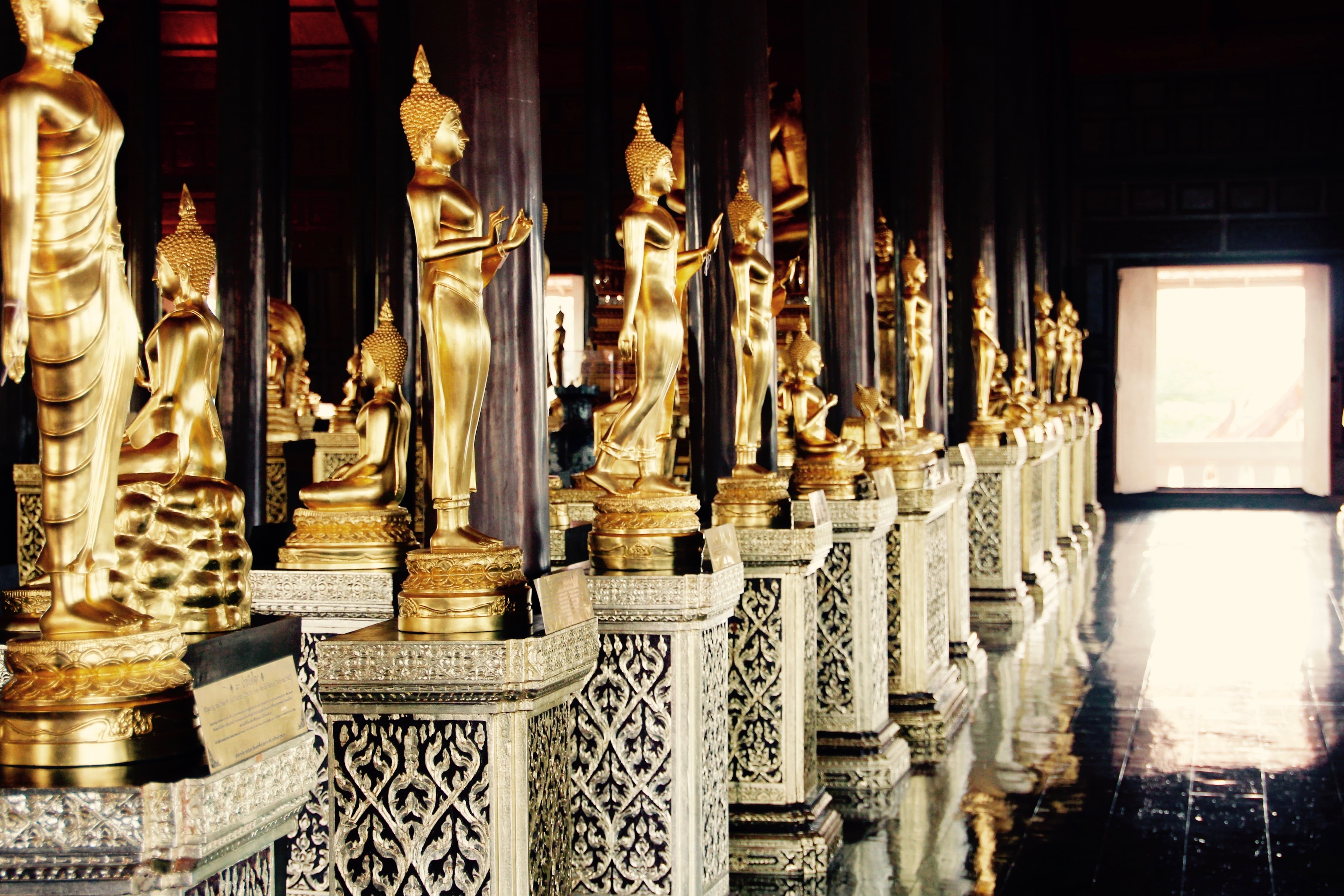 belief, architectural column, no people, figure, human representation, temple, spirituality, representation, in a row, colored, illuminated, buddhist, bangkok, HD Wallpaper