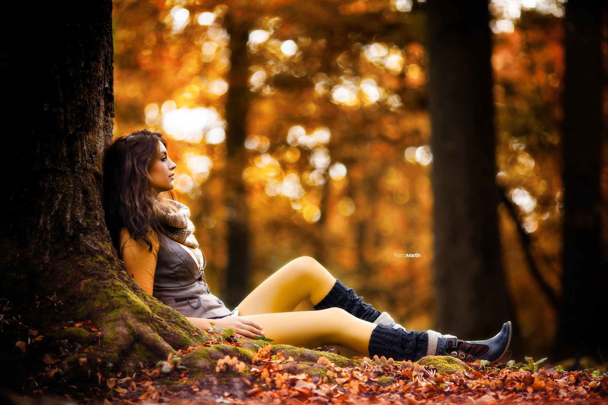 legs, auburn hair, forest, long hair, 1080P, Pascal Martin, women, wavy hair, depth of field, model, HD Wallpaper