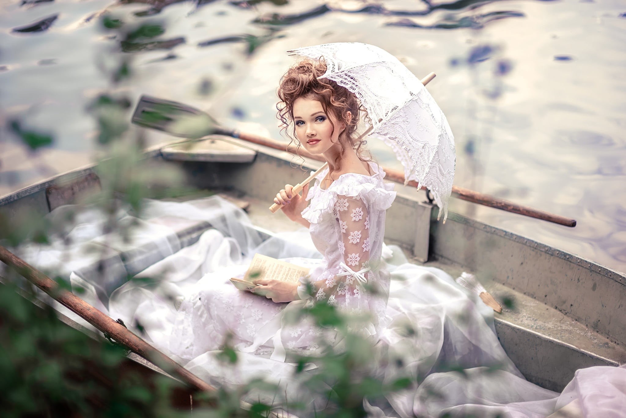 aristocrat, light, retro, umbrella, young, girl, lady, look, water, walk, makeup, swimming, curls, brown hair, white, book, 1080P, beauty, reading, from the past, HD Wallpaper