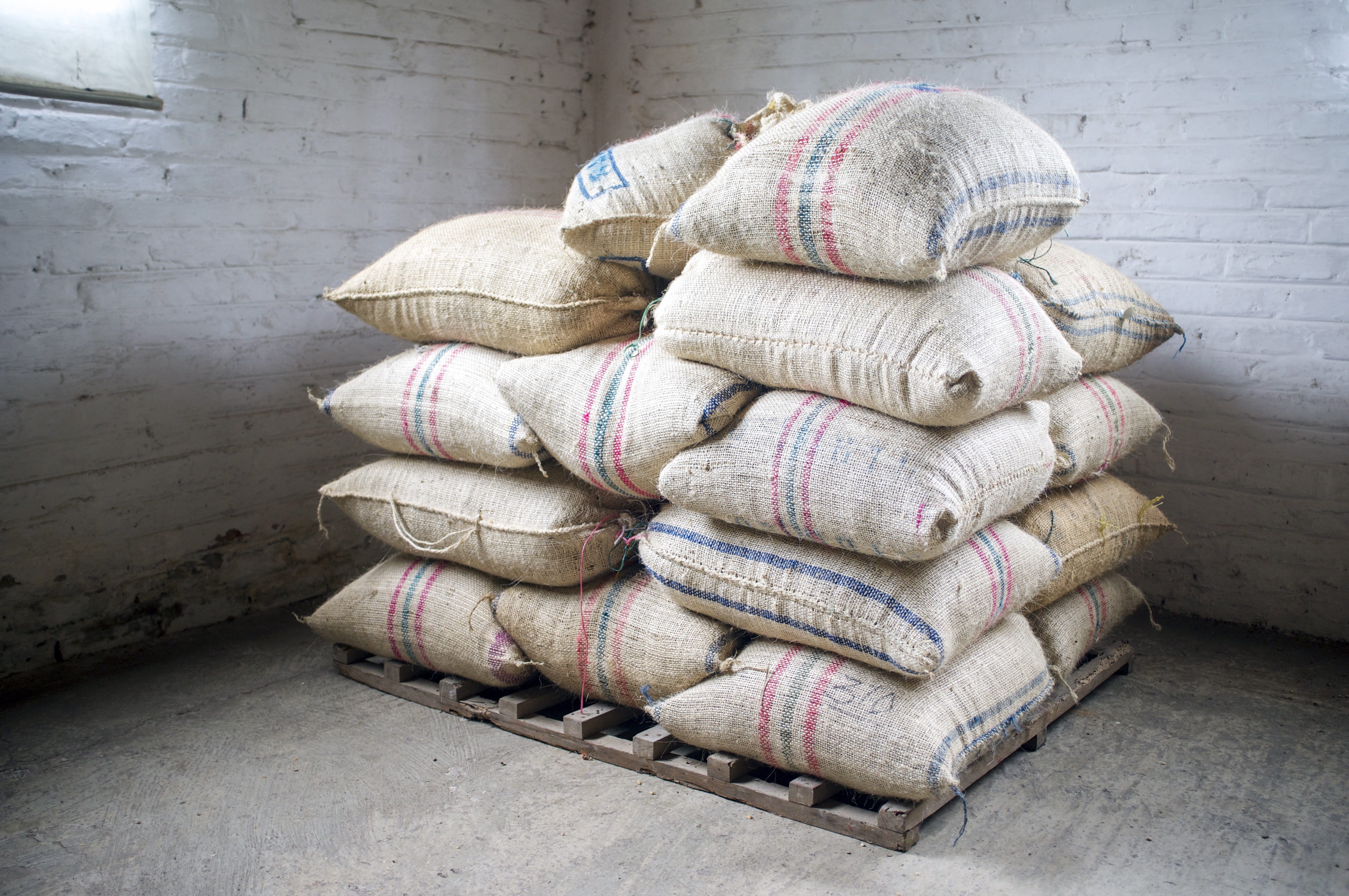 building, choice, sack, still life, tied up, coffee farm, large group of objects, material, fresh, burlap, architecture, industry, pattern, business, bag, HD Wallpaper