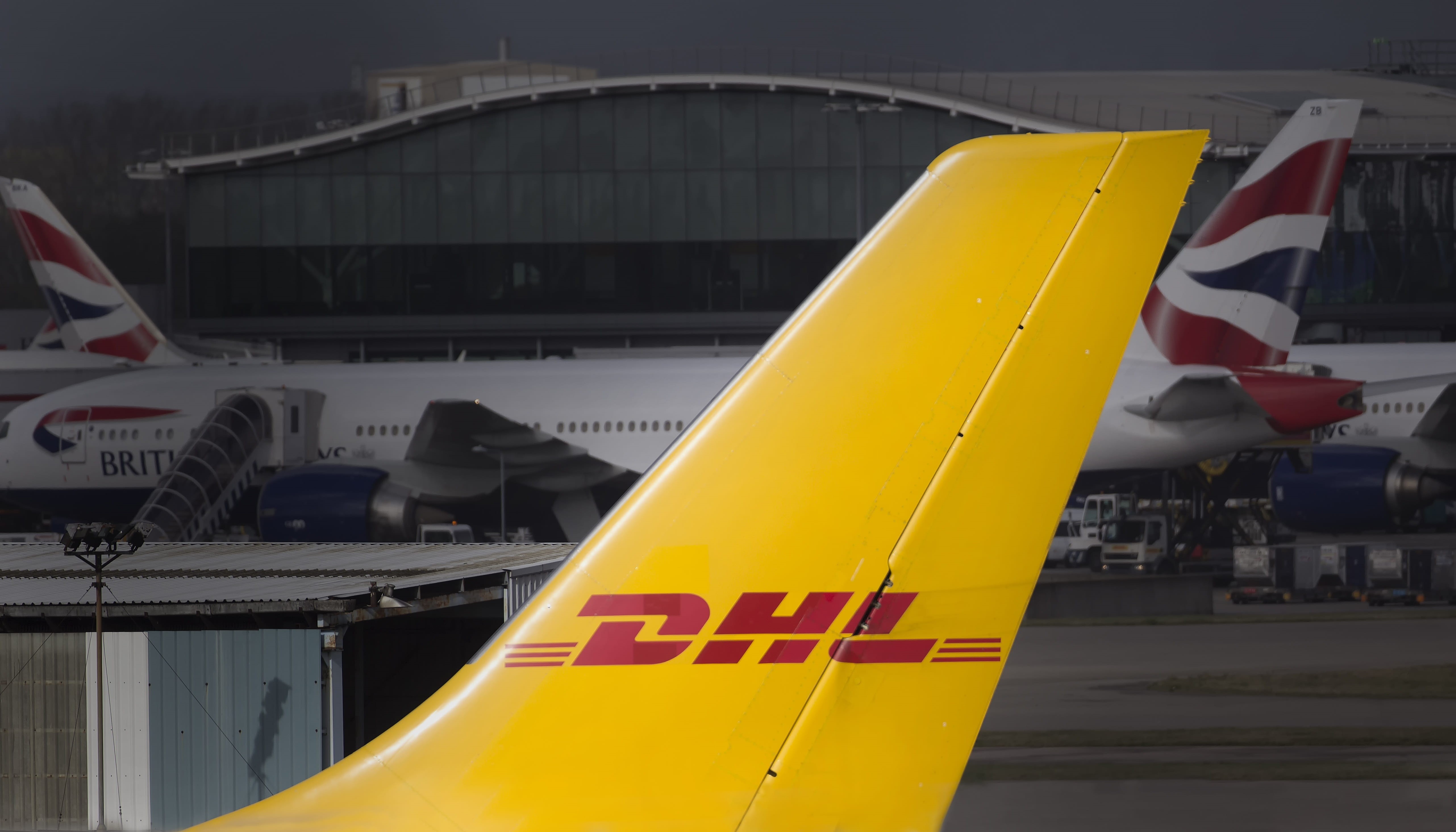 commercial airplane, airline, delivering package, airplane, airport, transportation, outdoors, air vehicle, logistics transport, tail, transport, delivery of cargo, HD Wallpaper