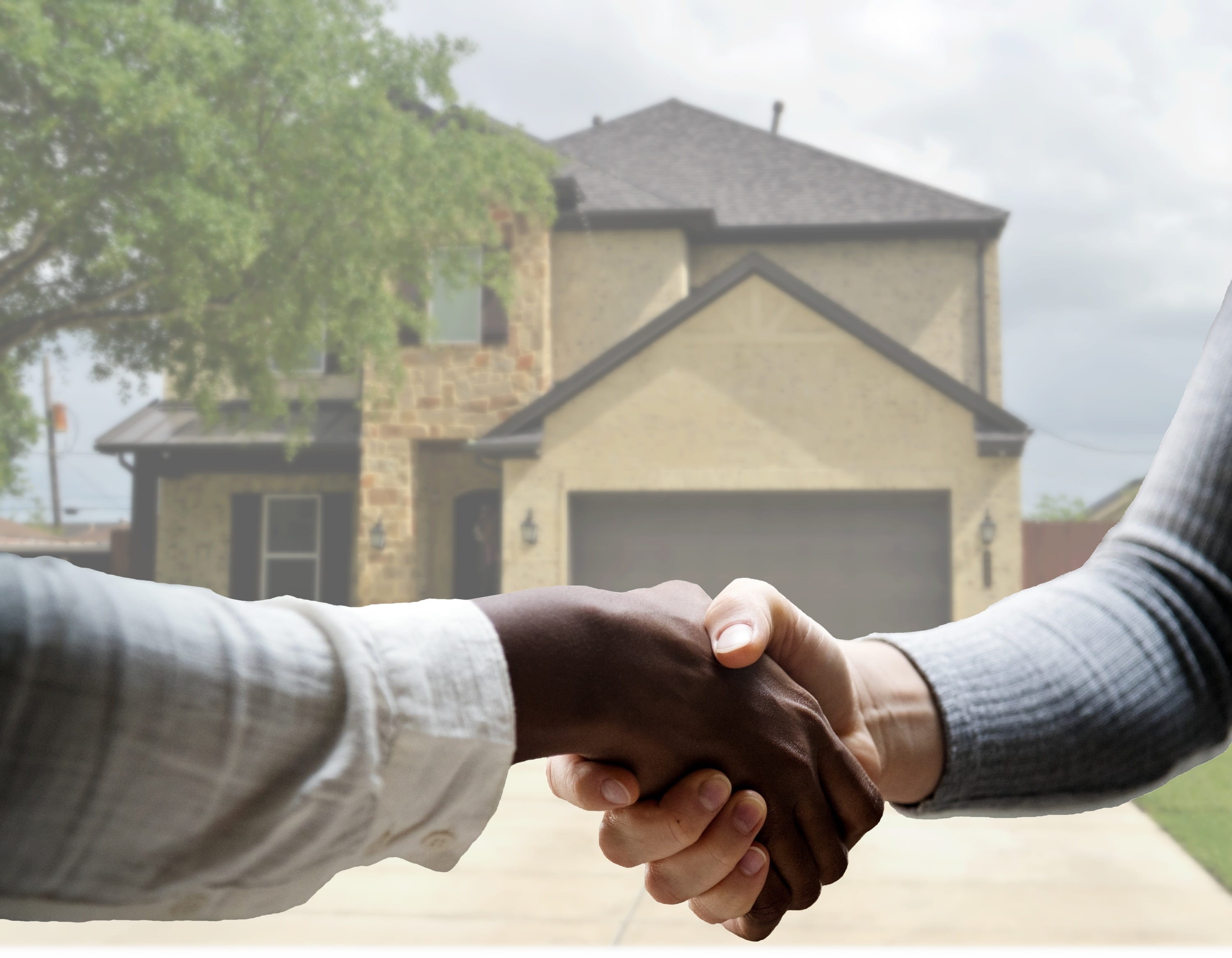 two people, partnership - teamwork, handshake, agreement, 2K, house, investment, agent, building exterior, finger, suburbs, business, human limb, sell, HD Wallpaper
