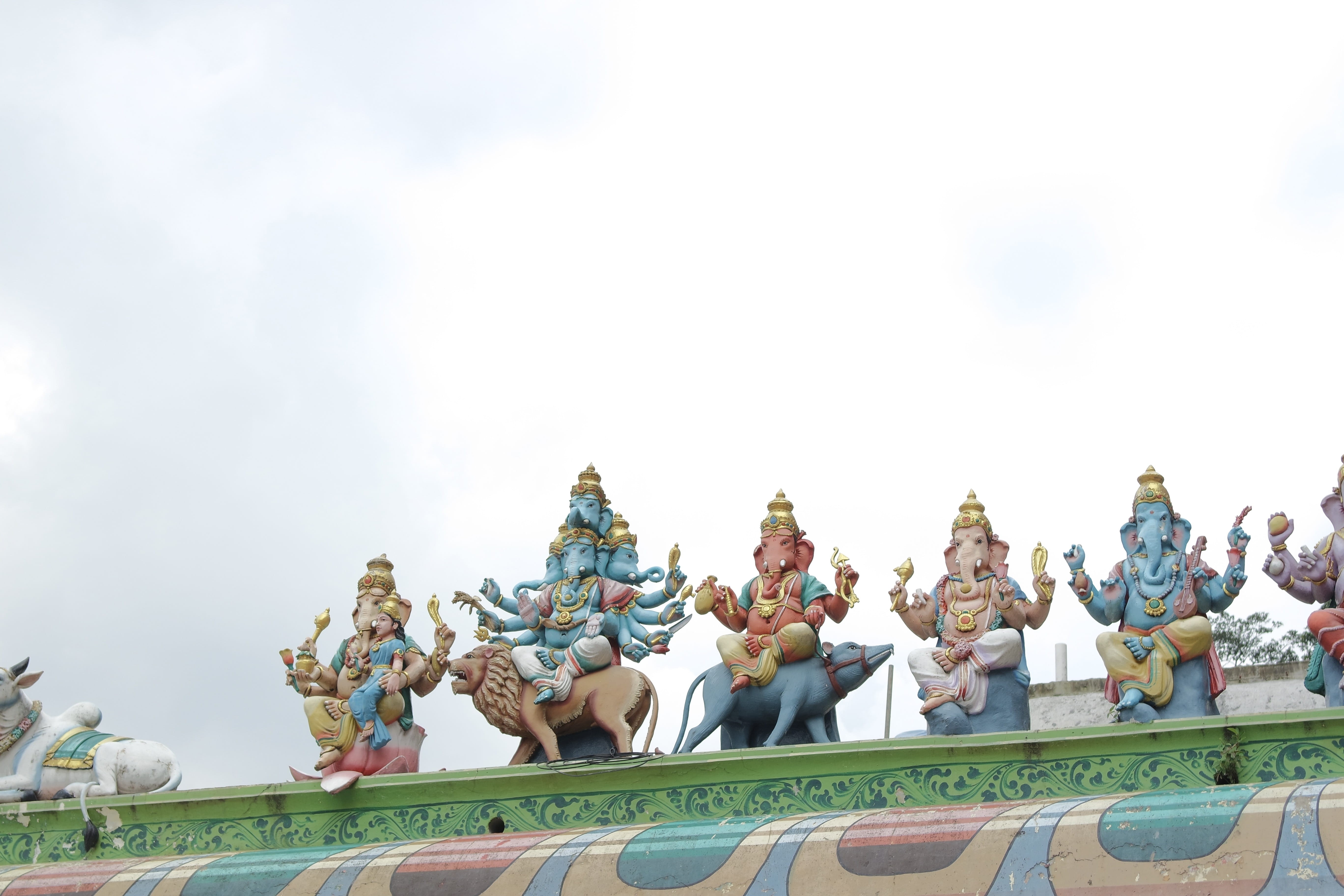 roof, hindu, no people, human representation, india, sky, spirituality, outdoors, malaysia, godness, government, elephant, figurine, batu, day, caves, representation, HD Wallpaper