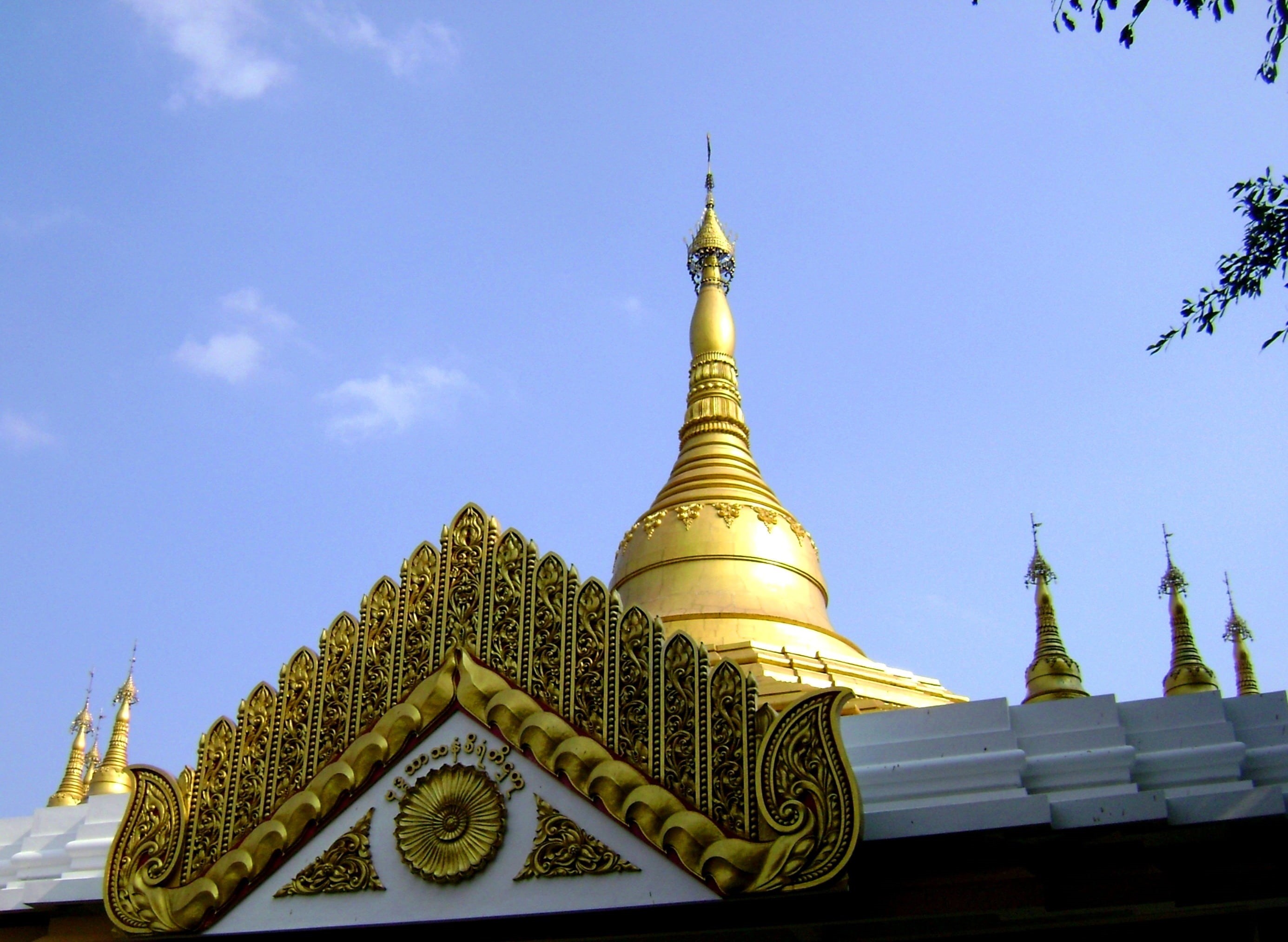 2K, built structure, tourism, buddhist temple, religion, gold colored, outdoors, java, tower, batu, budha, shwedagon, building, buddhist, ornate, no people, HD Wallpaper