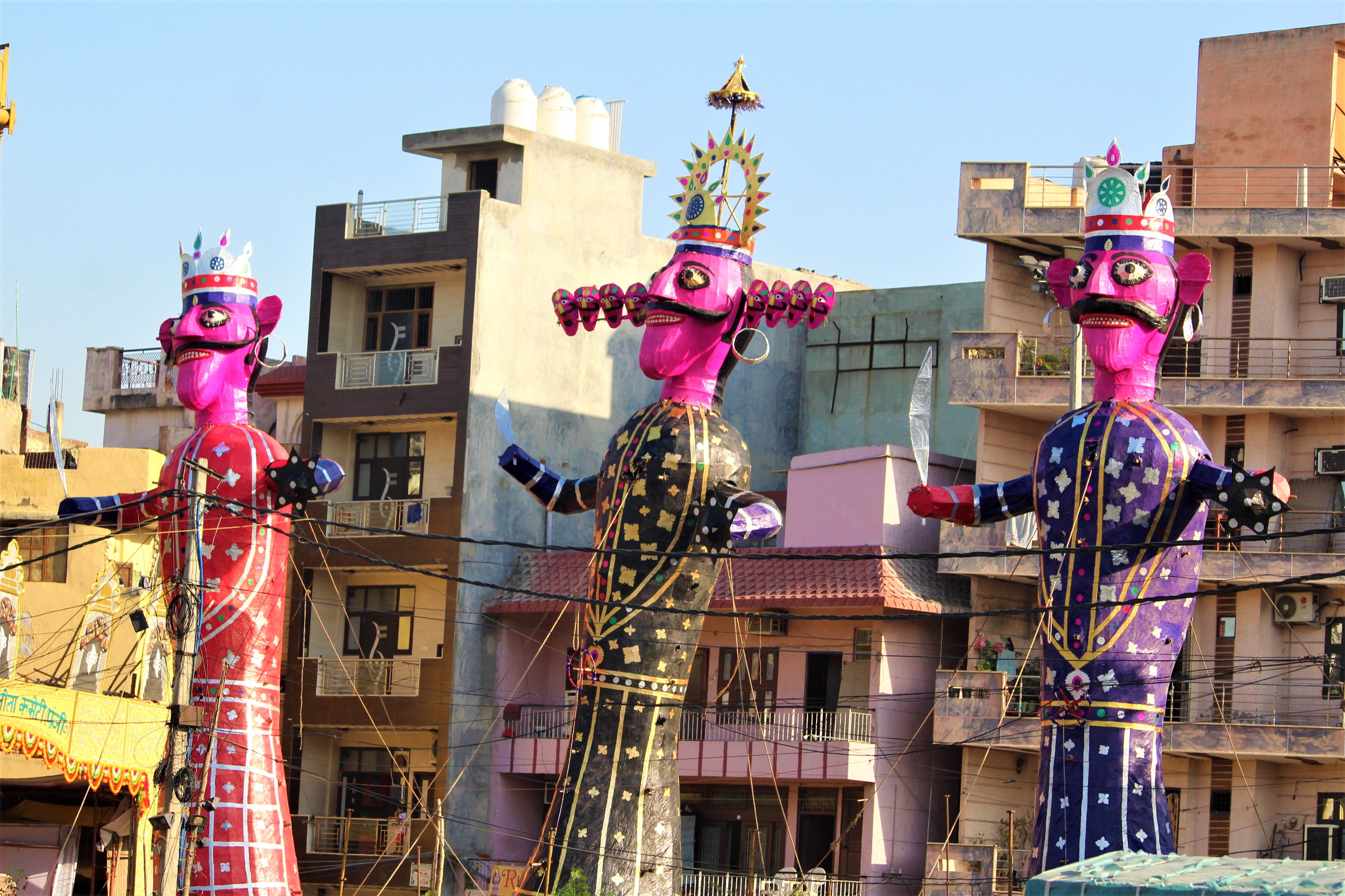 sculpture, cracker, low angle view, holy, ramayana, rama navmi, built structure, deity, worship, creativity, sword, dusshera, editable, divinity, devotion, HD Wallpaper