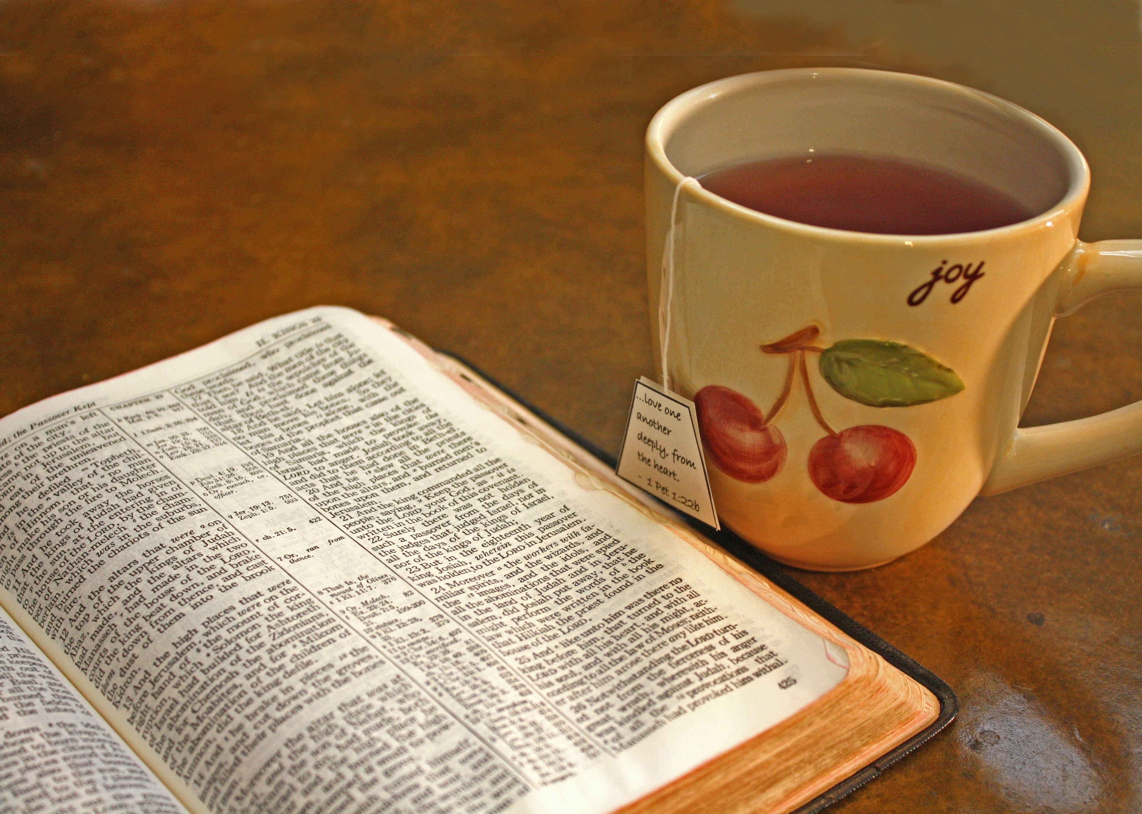 indoors, healthy eating, scripture, no people, text, still life, 4K, beside, food and drink, quiet time, mug, drink, paper, freshness, food, tea, tea cup, HD Wallpaper