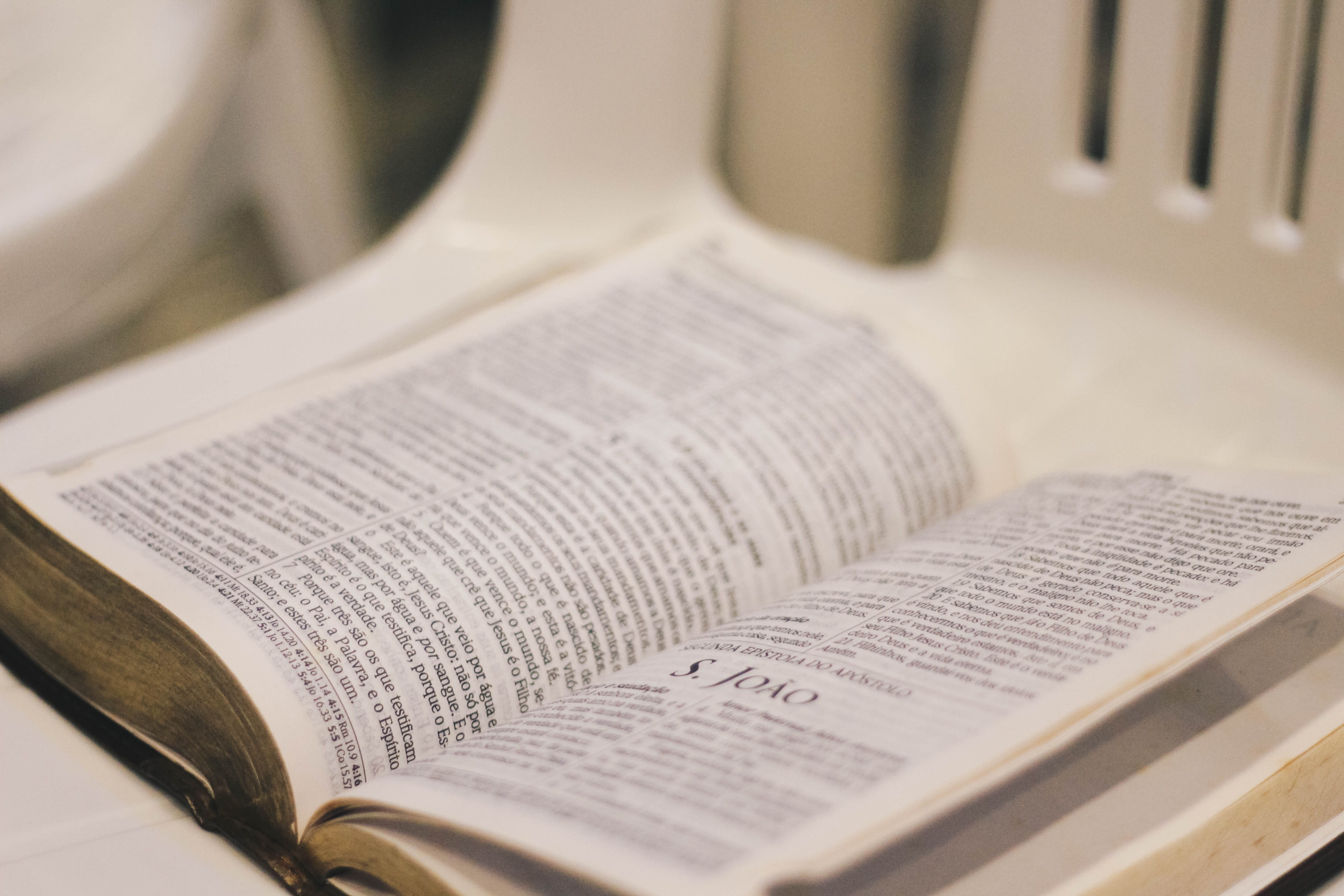 devotion, literature, indoors, paper, close-up, bokeh, selective focus, expertise, religious, newspaper, bible, high angle view, wisdom, gospel, igreja, HD Wallpaper