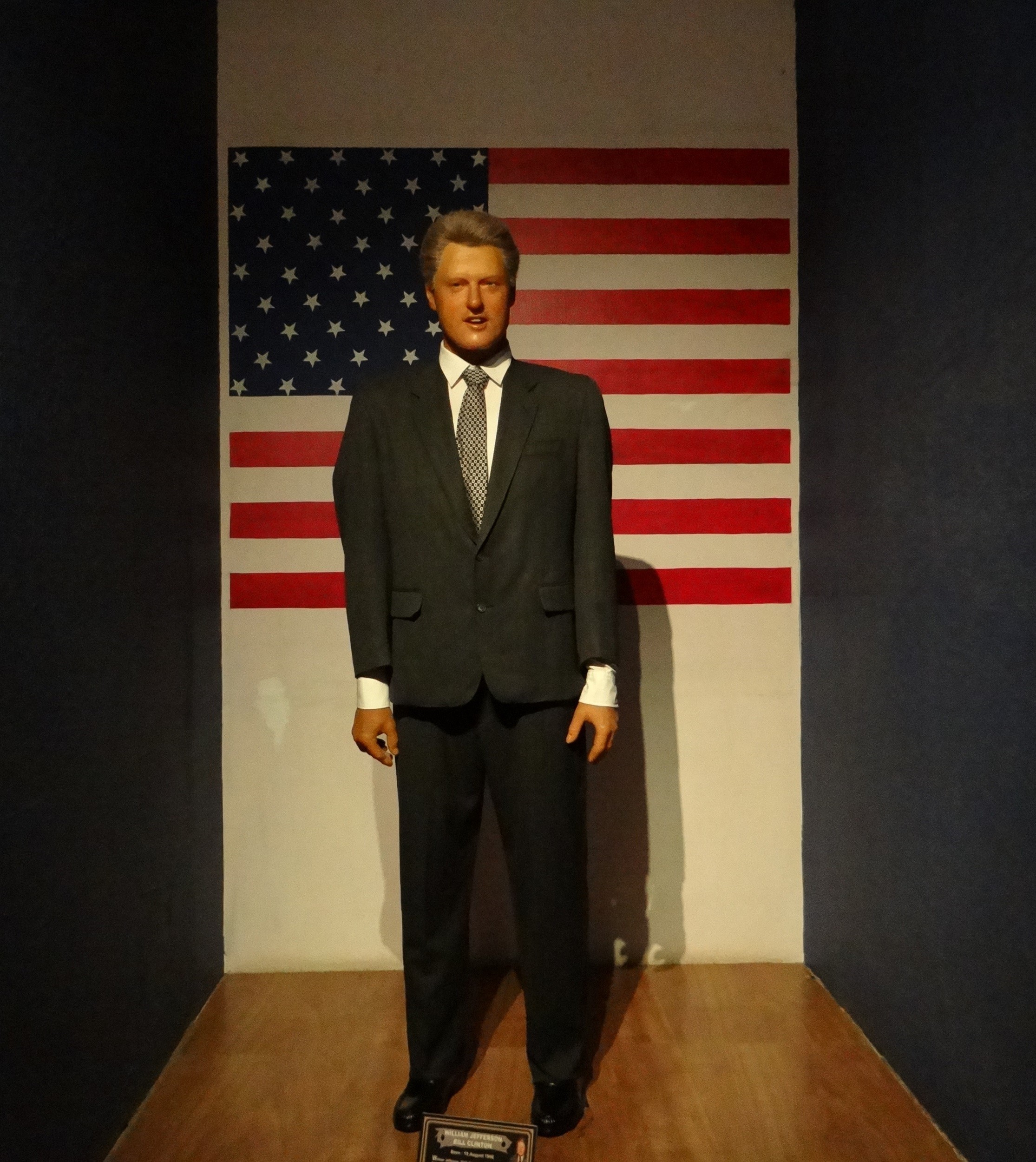 democracy, front view, wax, looking at camera, film city, business, one person, clinton, 1080P, males, government, standing, portrait, well-dressed, adult, Phone HD Wallpaper