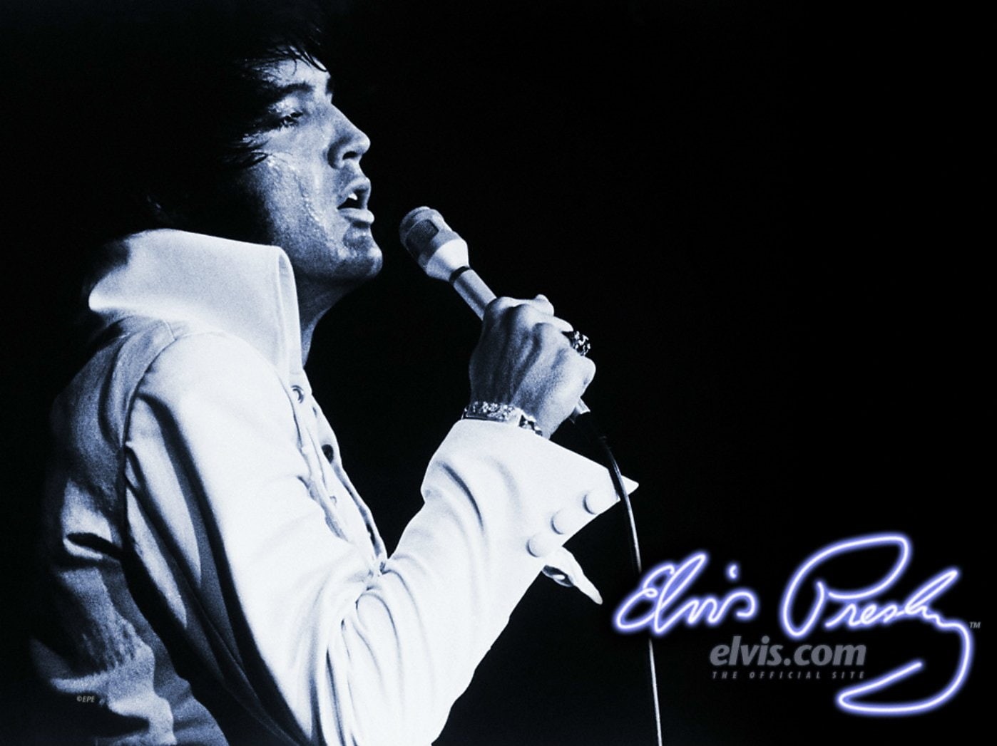 microphone, tobacco product, Elvis Presley, black background, adult, social issues, 720P, men, music, smoke - physical structure, profile view, communication, HD Wallpaper