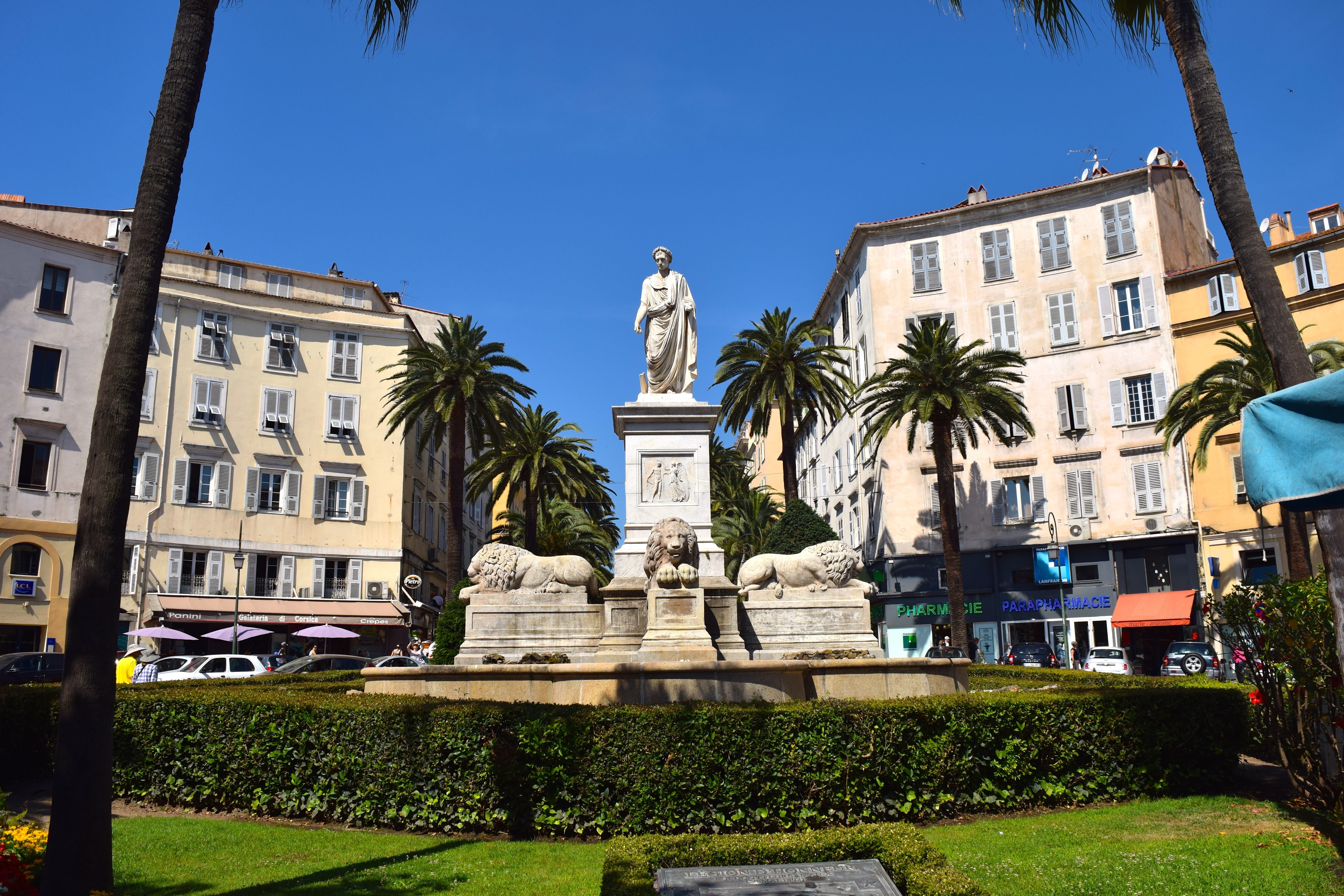 outdoors, nature, statue, building, sky, 5K, sculpture, female likeness, male likeness, built structure, fountain, clear sky, art and craft, architecture, HD Wallpaper