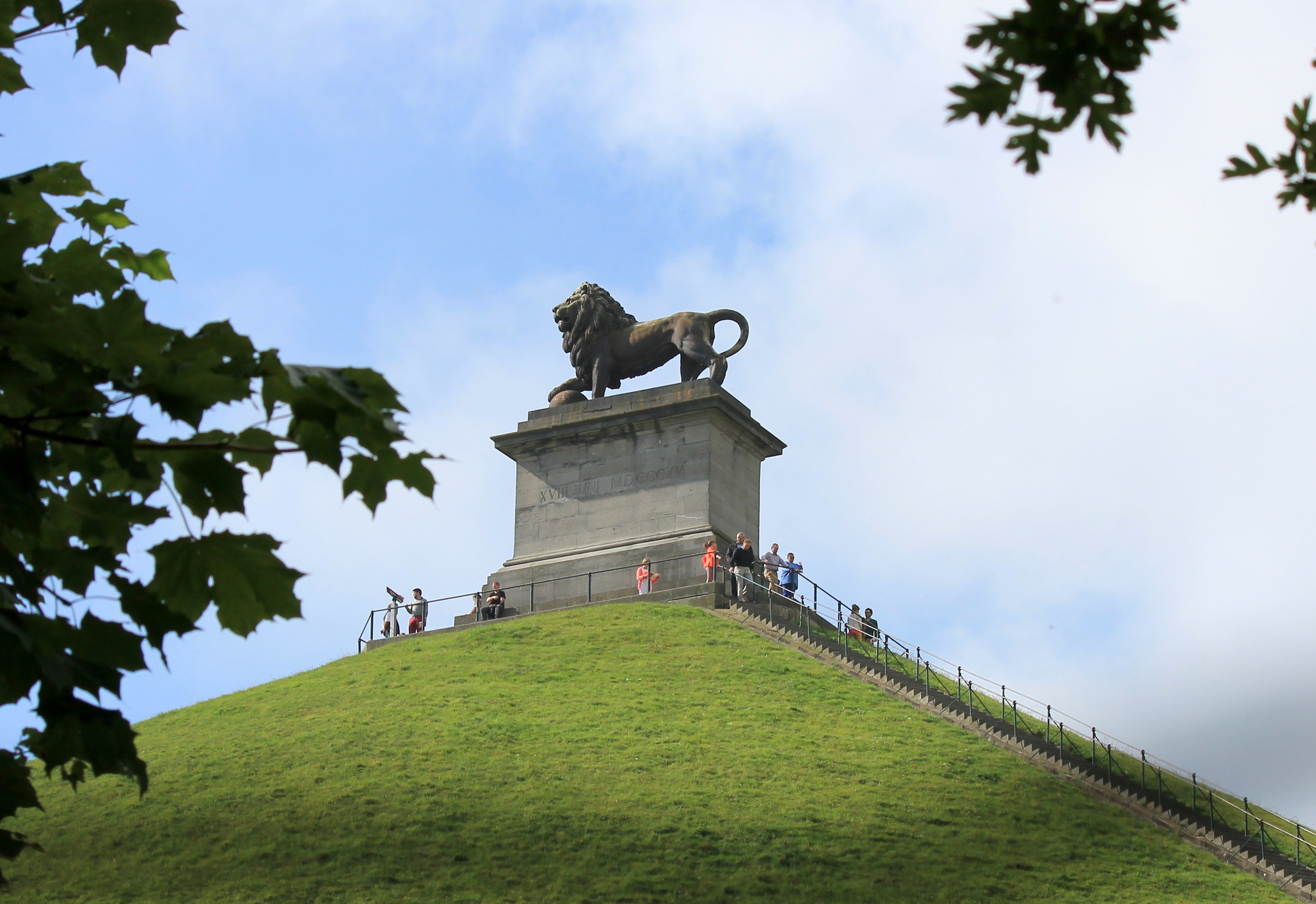 wellington, human representation, belgium, europe, green color, monument, outdoors, hill, battlefield, bonaparte, war, 2K, animal wildlife, mammal, low angle view, HD Wallpaper